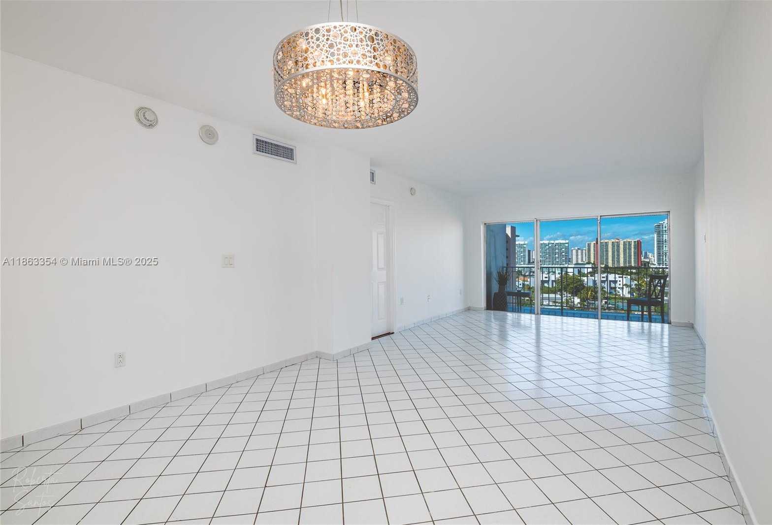 Small Image of 500 BAYVIEW DR #1227, Sunny Isles Beach Number 21