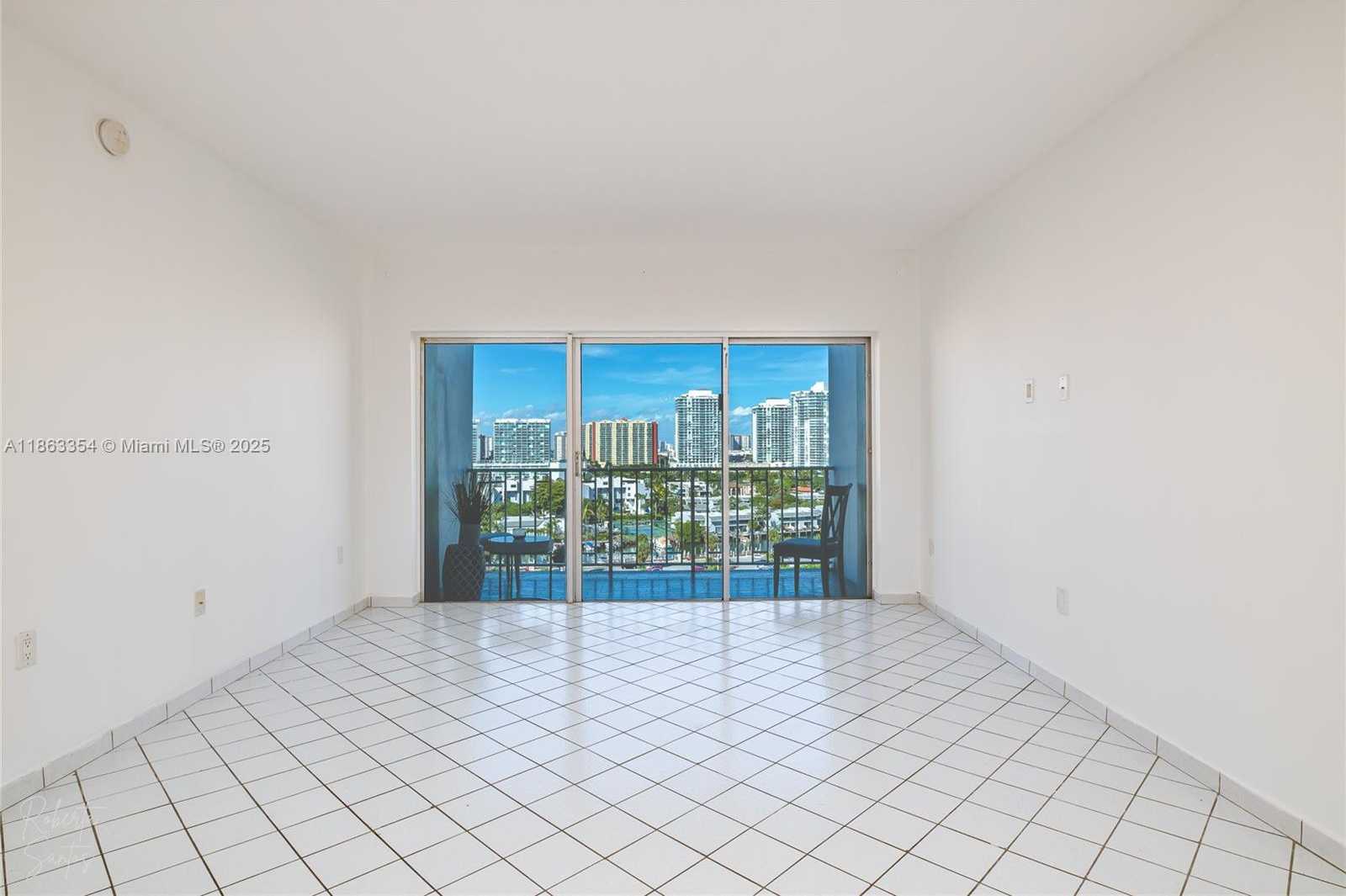 Small Image of 500 BAYVIEW DR #1227, Sunny Isles Beach Number 22