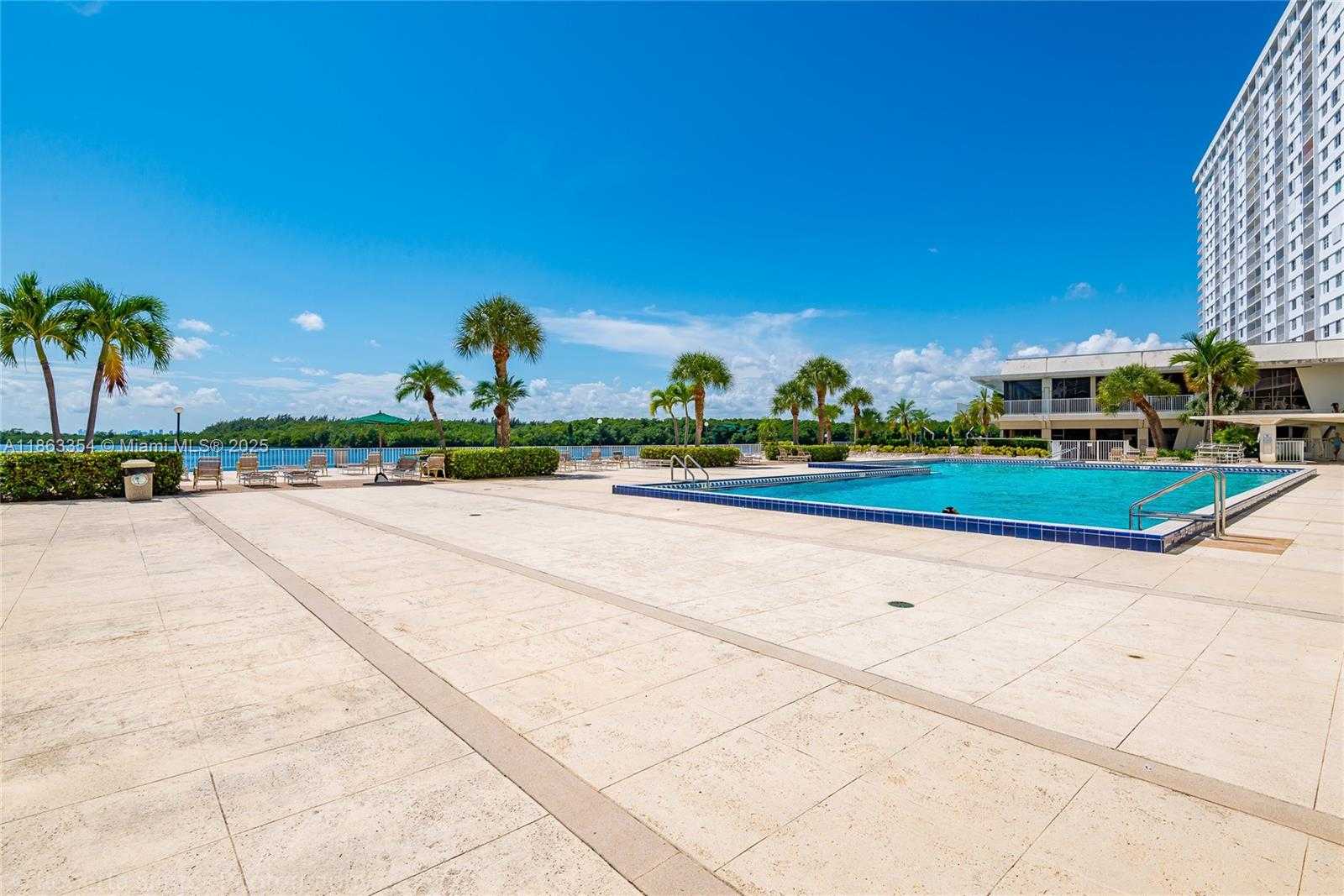 Small Image of 500 BAYVIEW DR #1227, Sunny Isles Beach Number 29