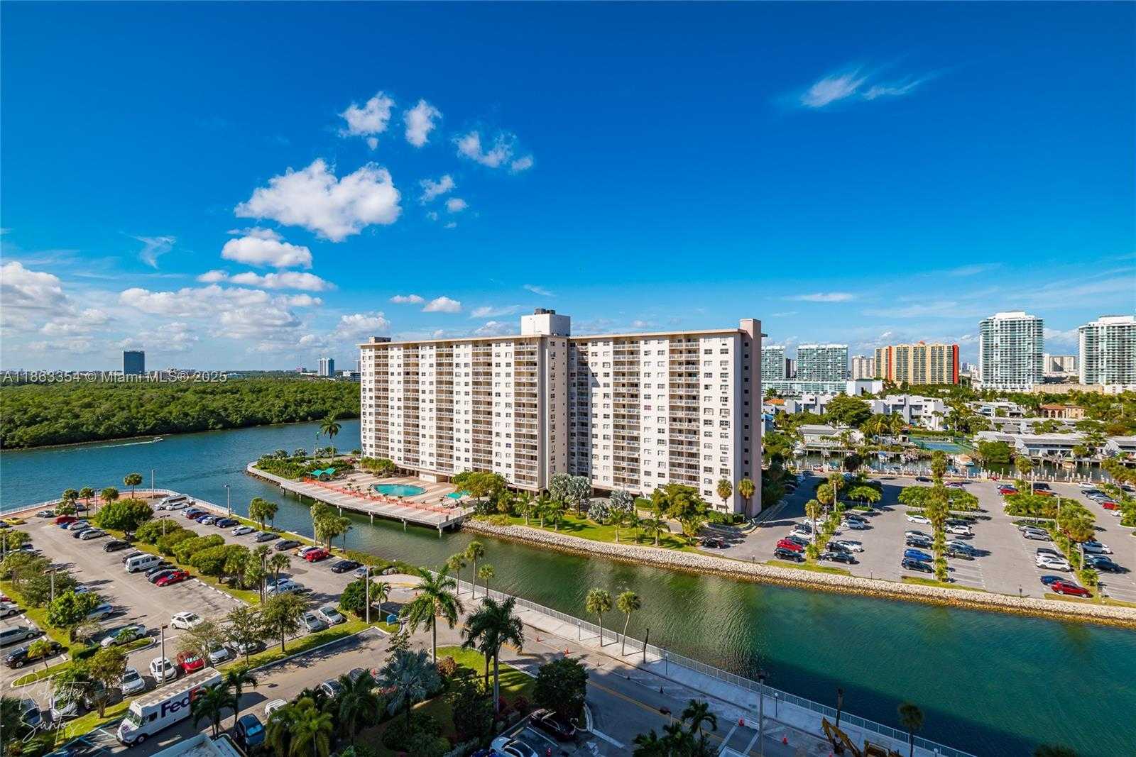 Small Image of 500 BAYVIEW DR #1227, Sunny Isles Beach Number 5