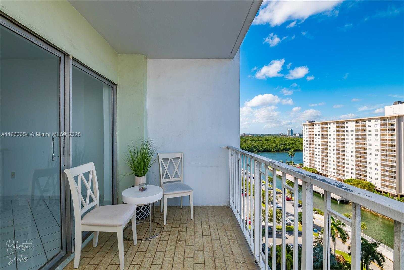 Small Image of 500 BAYVIEW DR #1227, Sunny Isles Beach Number 7