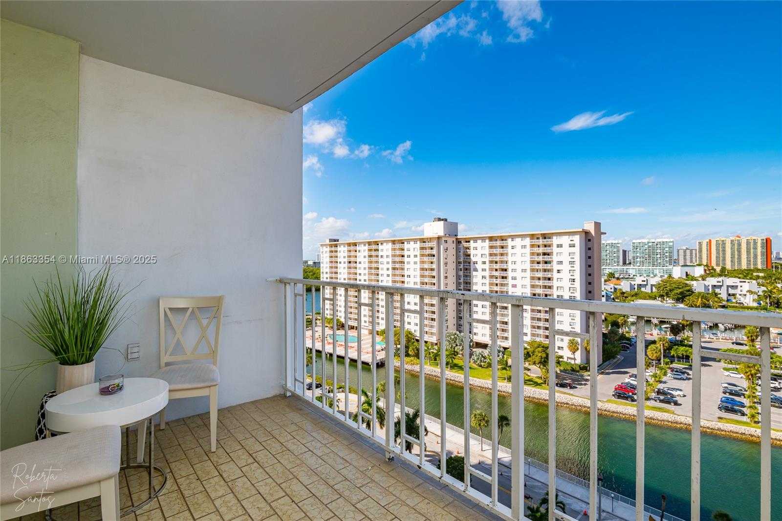 Small Image of 500 BAYVIEW DR #1227, Sunny Isles Beach Number 8