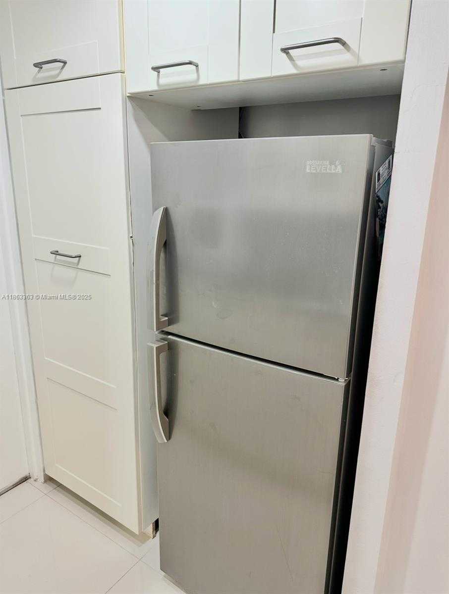 Small Image of 8400 BYRON AVE #5D, Miami Beach Number 10