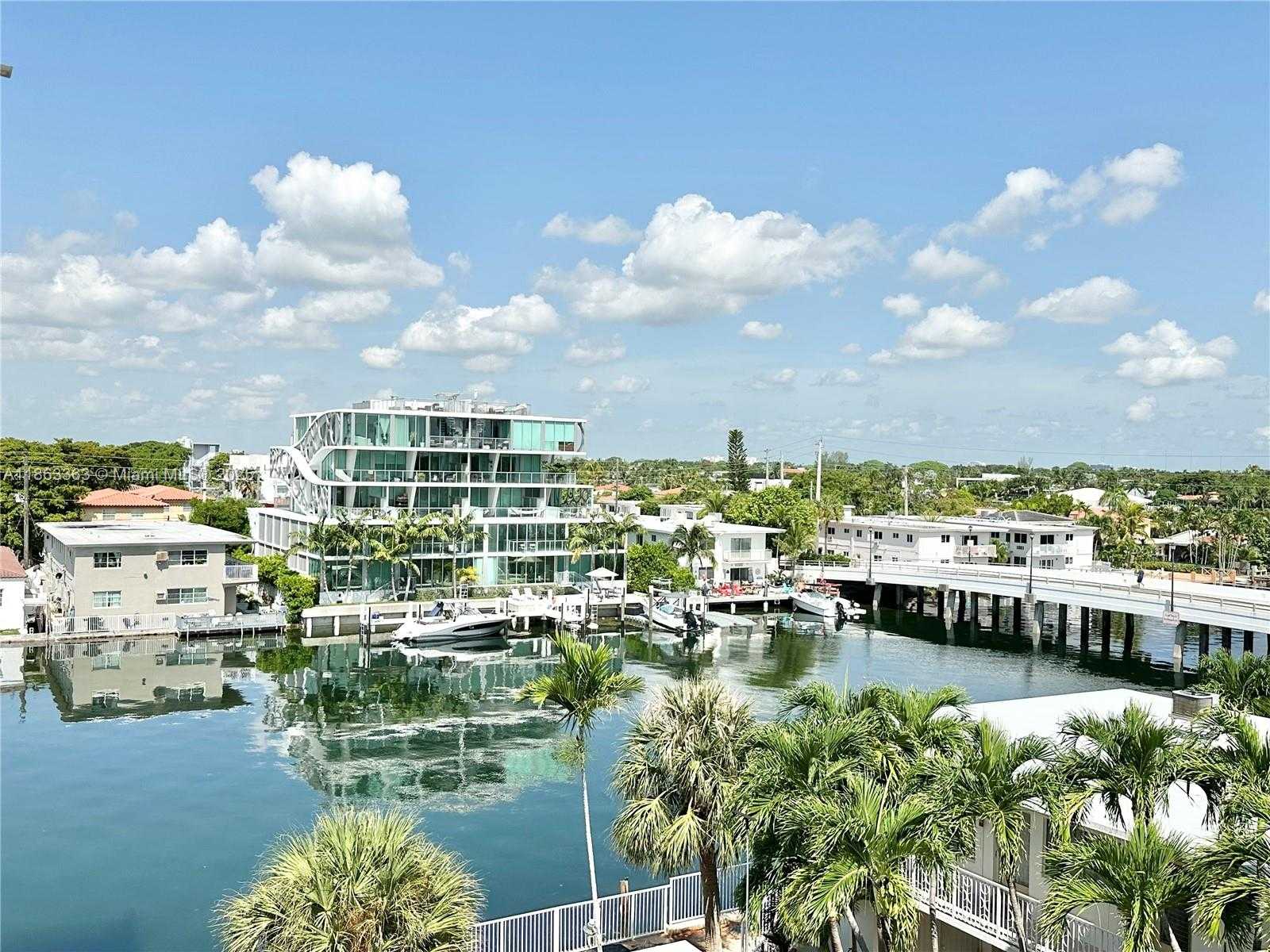 Small Image of 8400 BYRON AVE #5D, Miami Beach Number 20