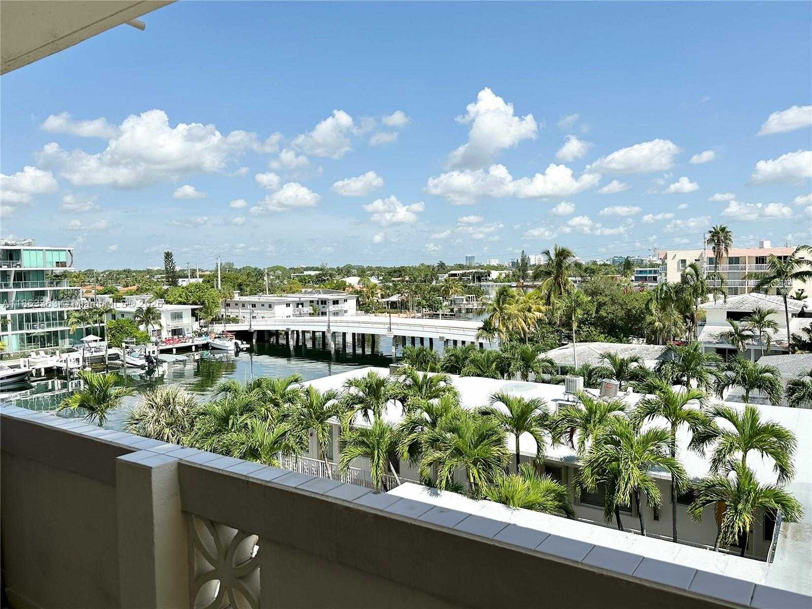 Small Image of 8400 BYRON AVE #5D, Miami Beach Number 22