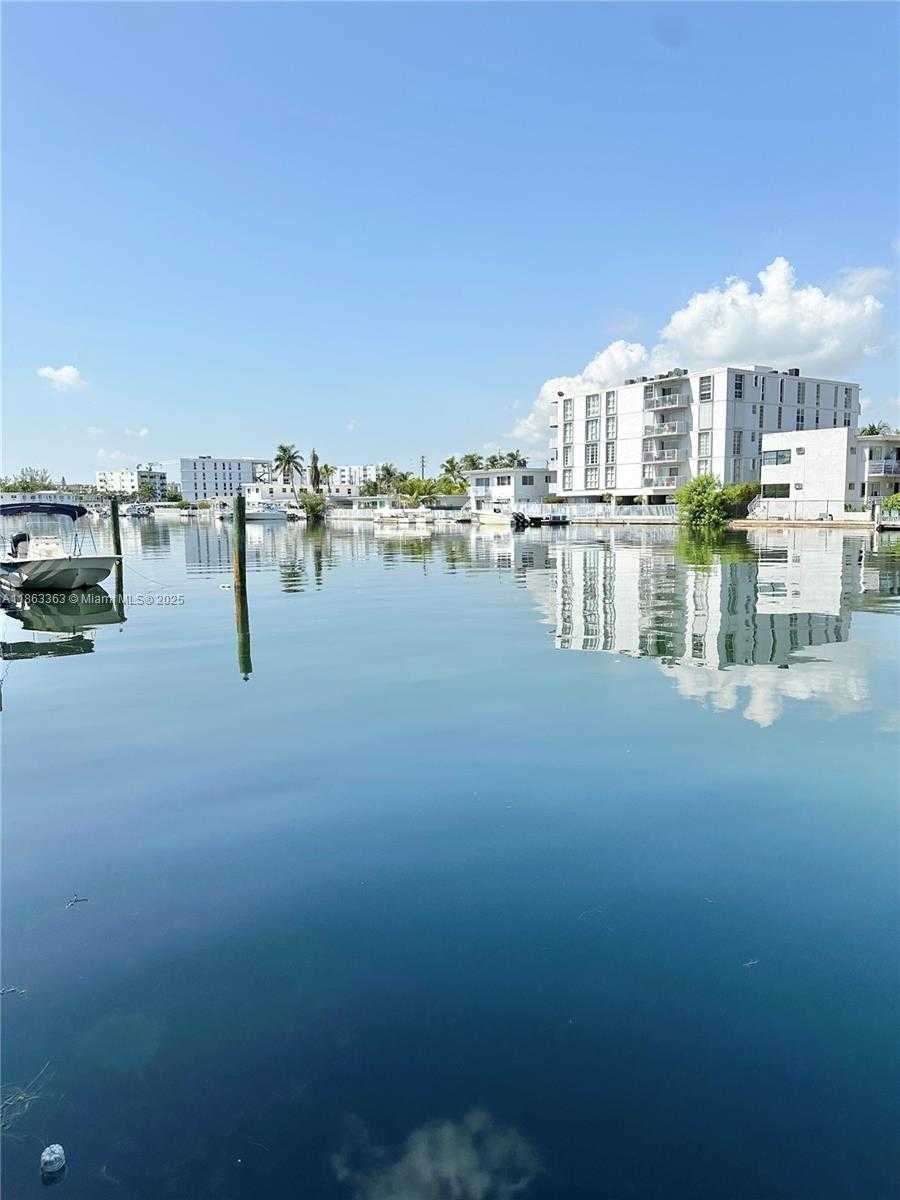 Small Image of 8400 BYRON AVE #5D, Miami Beach Number 23
