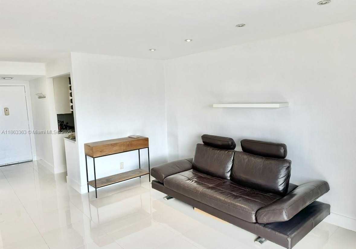 Small Image of 8400 BYRON AVE #5D, Miami Beach Number 6