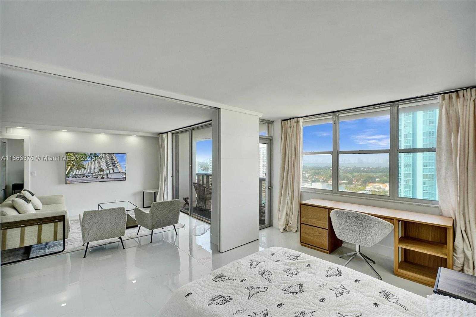 Small Image of 6039 COLLINS AVE #1736, Miami Beach Number 21