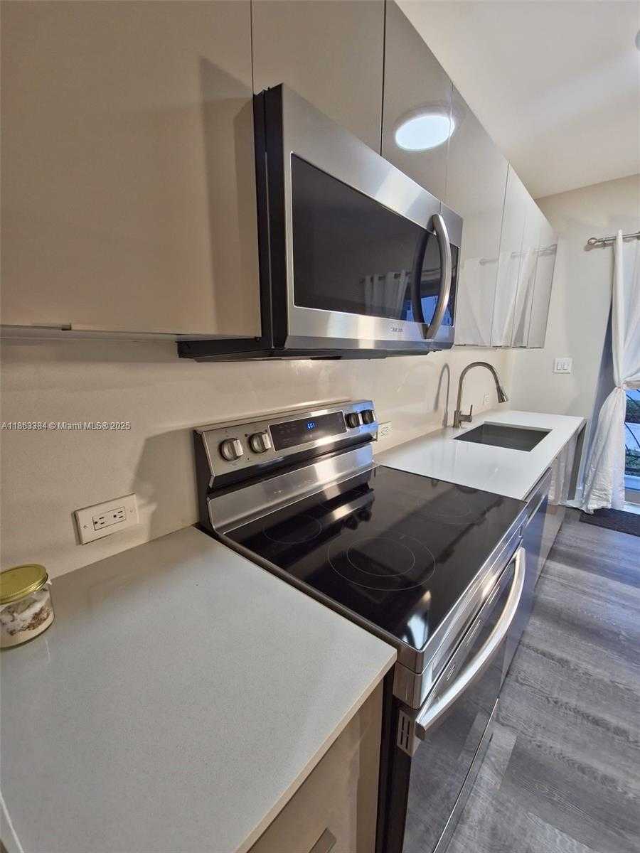 Small Image of 435 21ST ST #111, Miami Beach Number 19