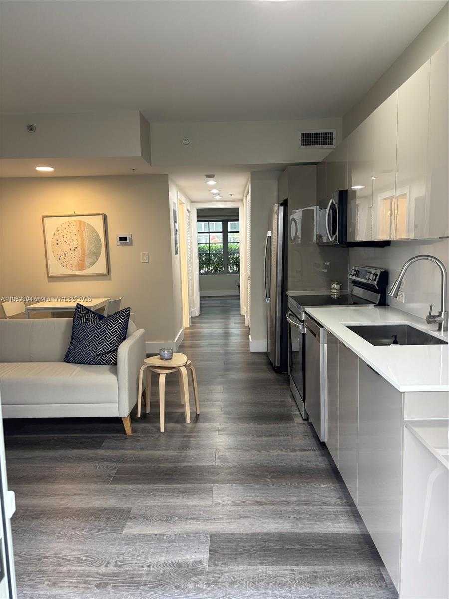 Small Image of 435 21ST ST #111, Miami Beach Number 2