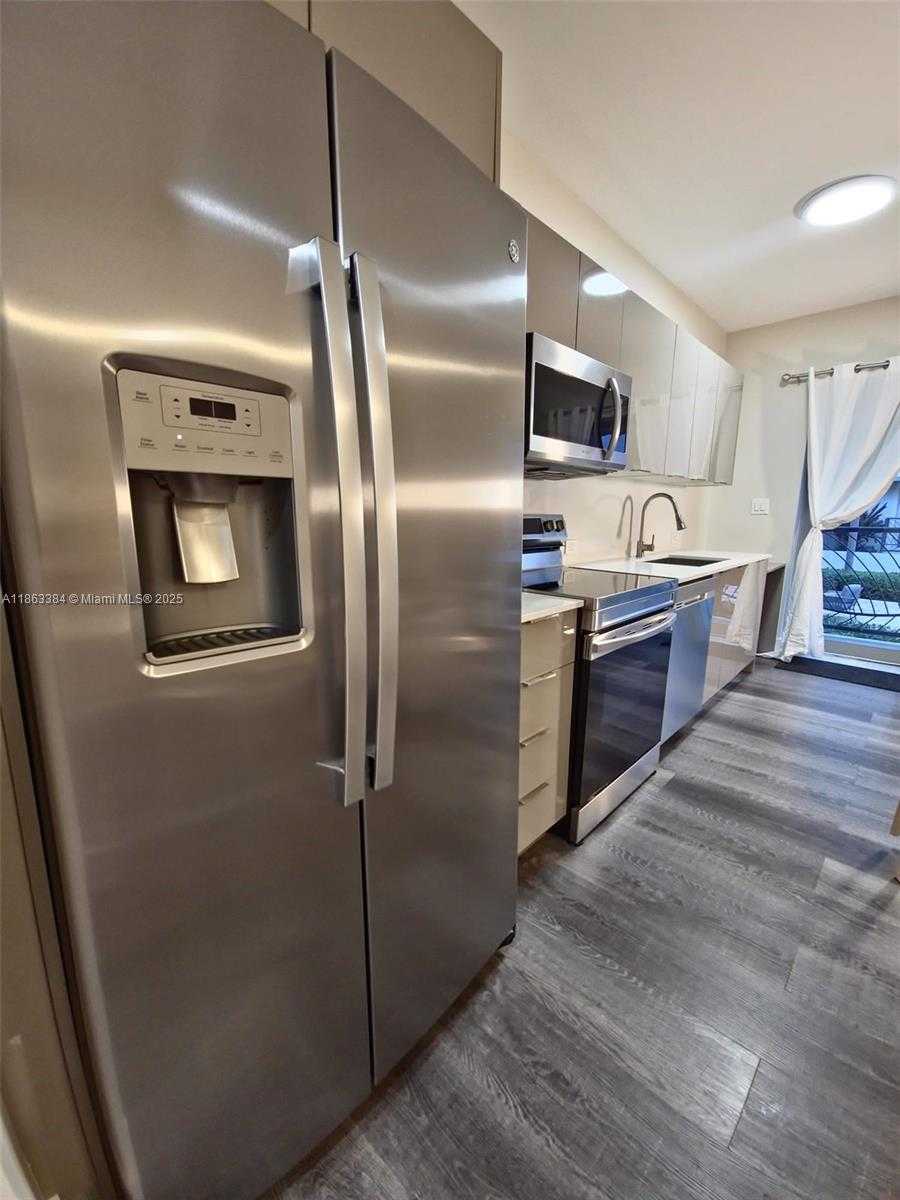 Small Image of 435 21ST ST #111, Miami Beach Number 20