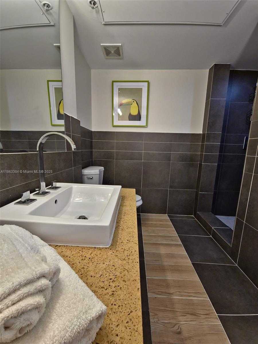 Small Image of 435 21ST ST #111, Miami Beach Number 24