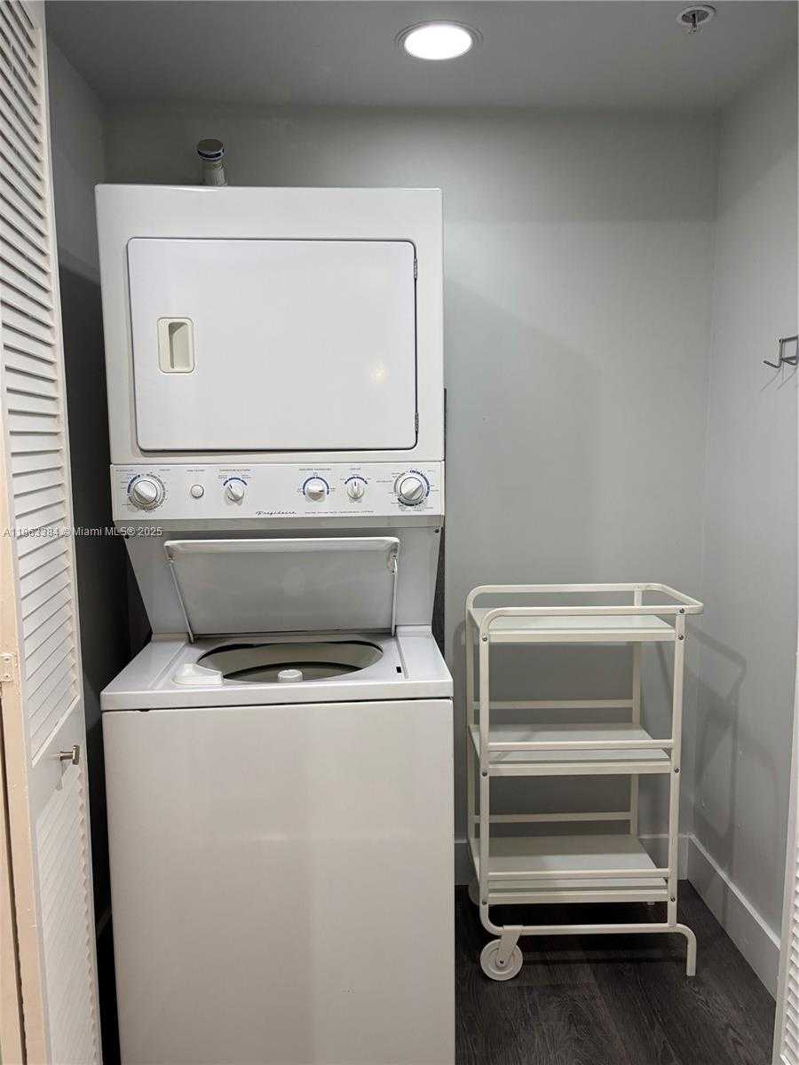 Small Image of 435 21ST ST #111, Miami Beach Number 5