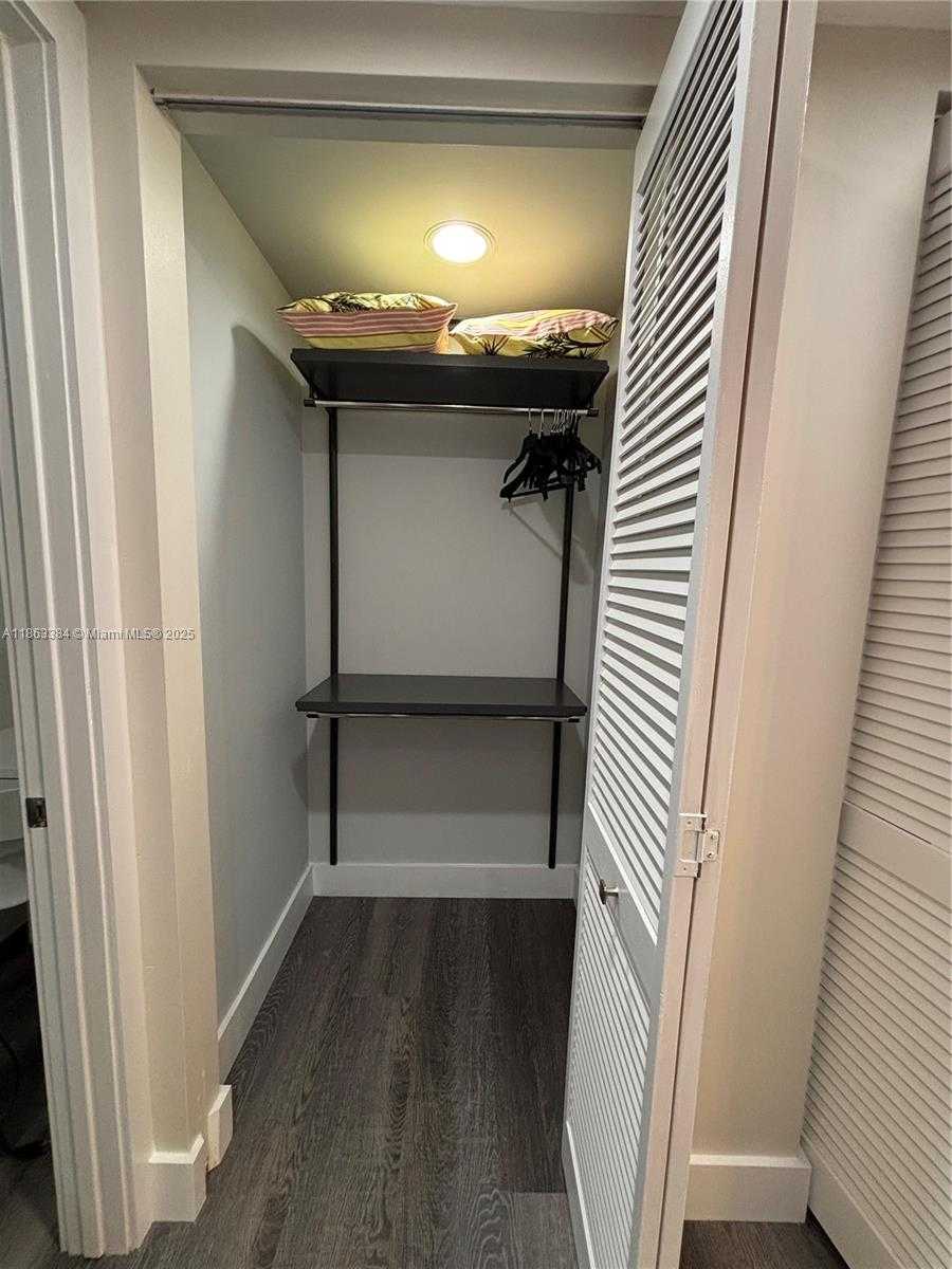 Small Image of 435 21ST ST #111, Miami Beach Number 6