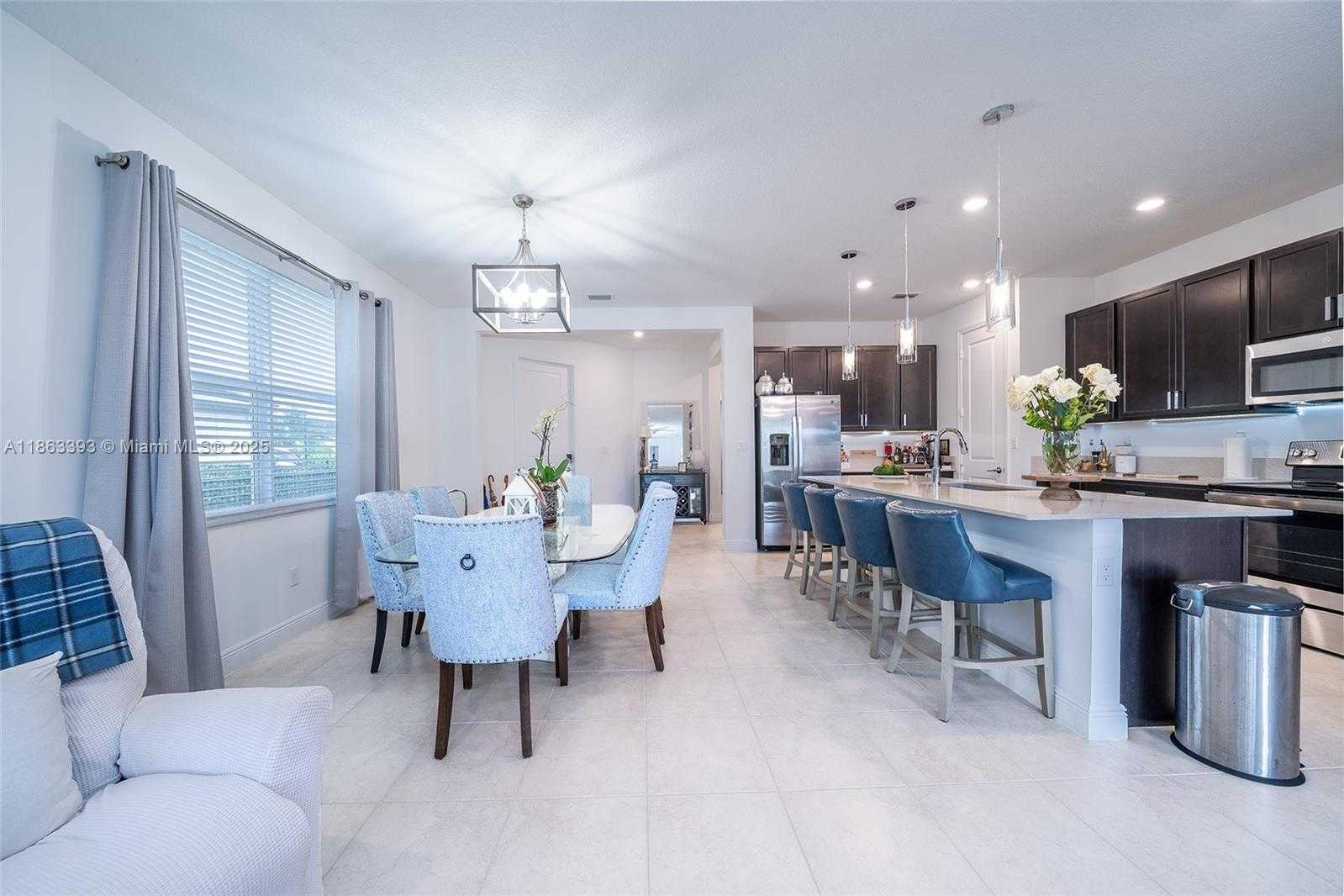 Small Image of 4230 ROSA DR, Deerfield Beach Number 10