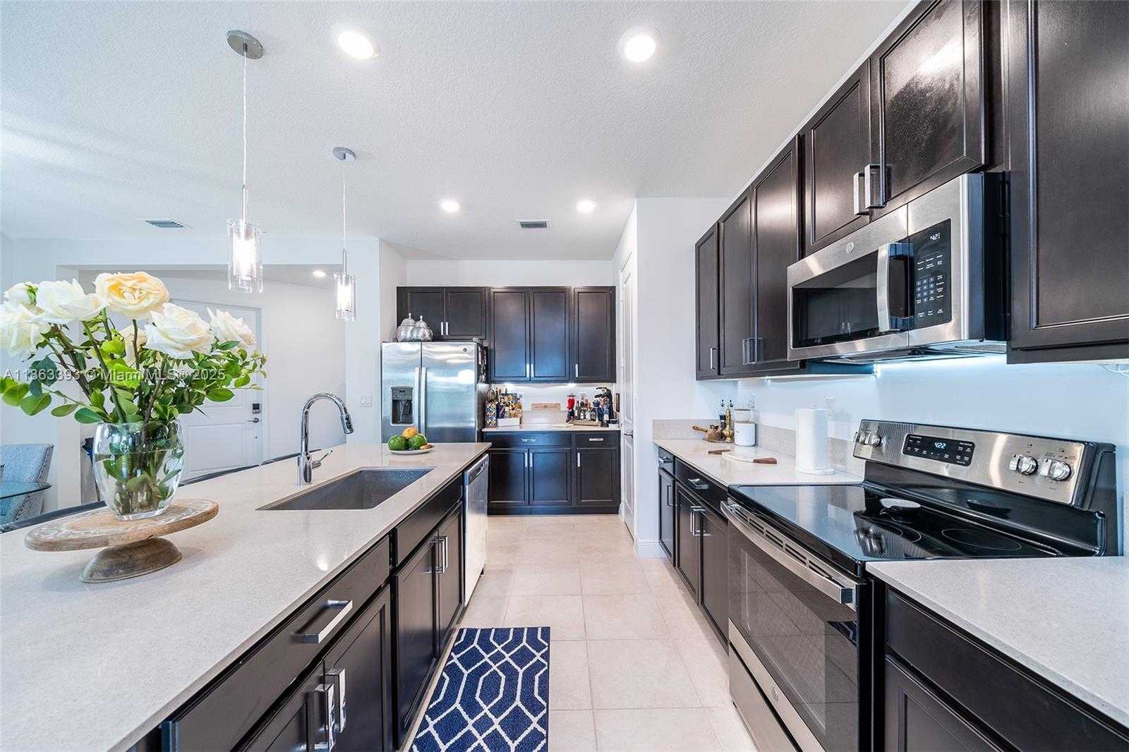 Small Image of 4230 ROSA DR, Deerfield Beach Number 12