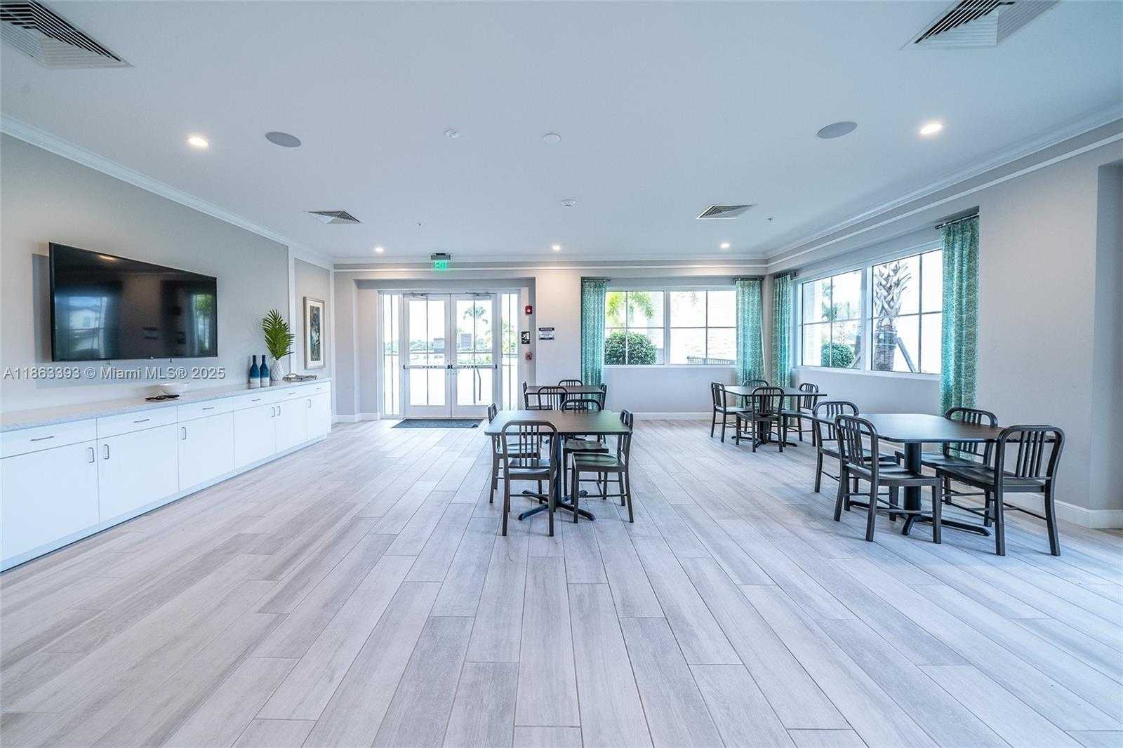Small Image of 4230 ROSA DR, Deerfield Beach Number 14