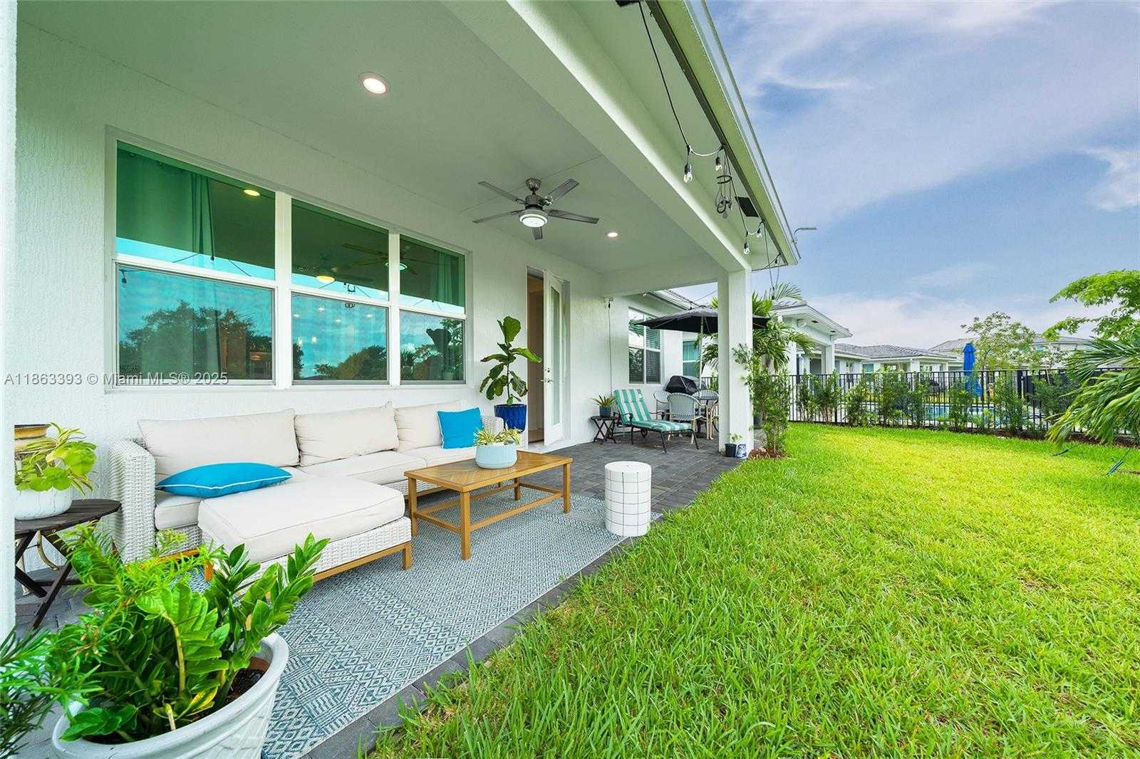 Small Image of 4230 ROSA DR, Deerfield Beach Number 19