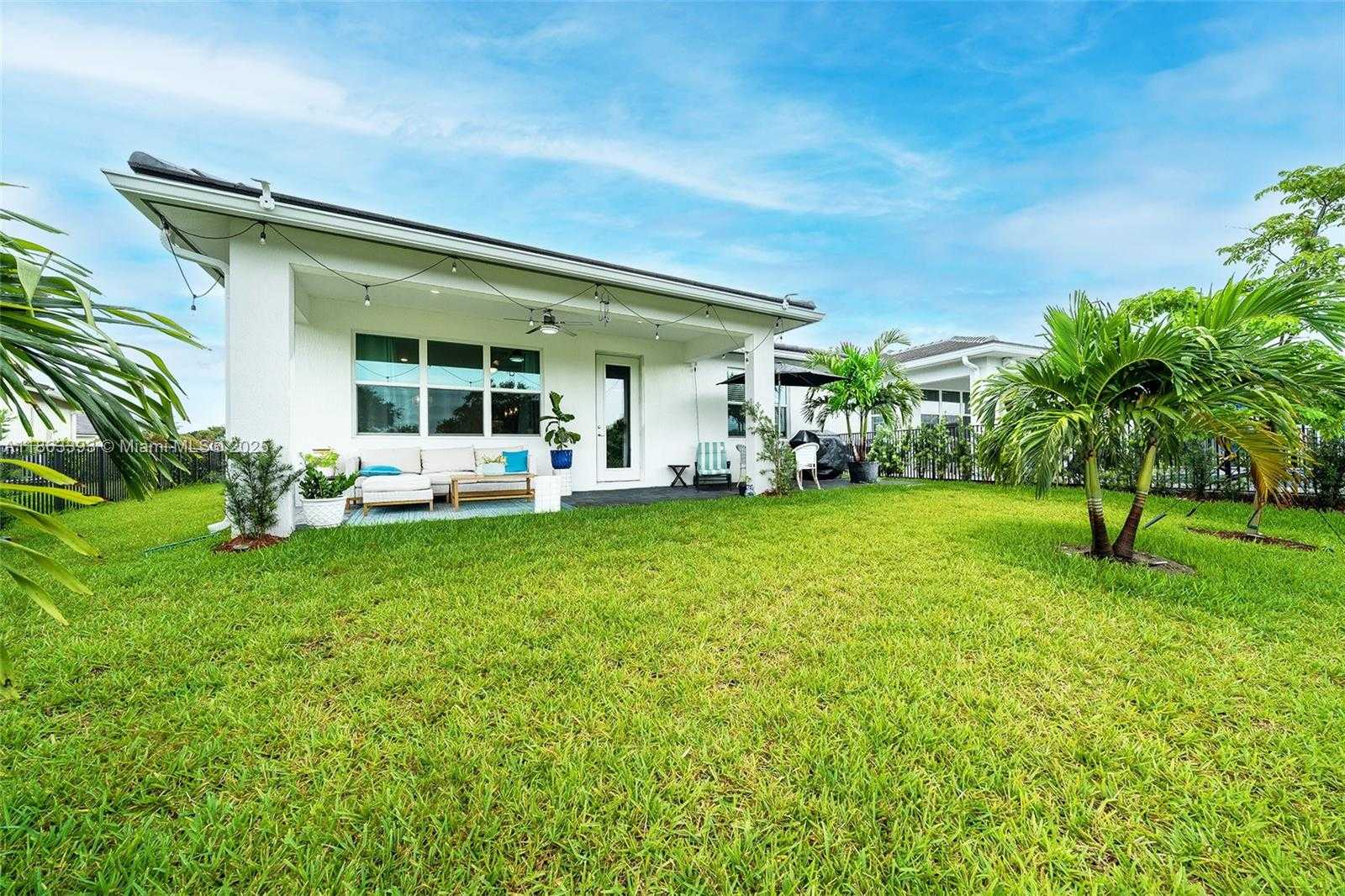 Small Image of 4230 ROSA DR, Deerfield Beach Number 20