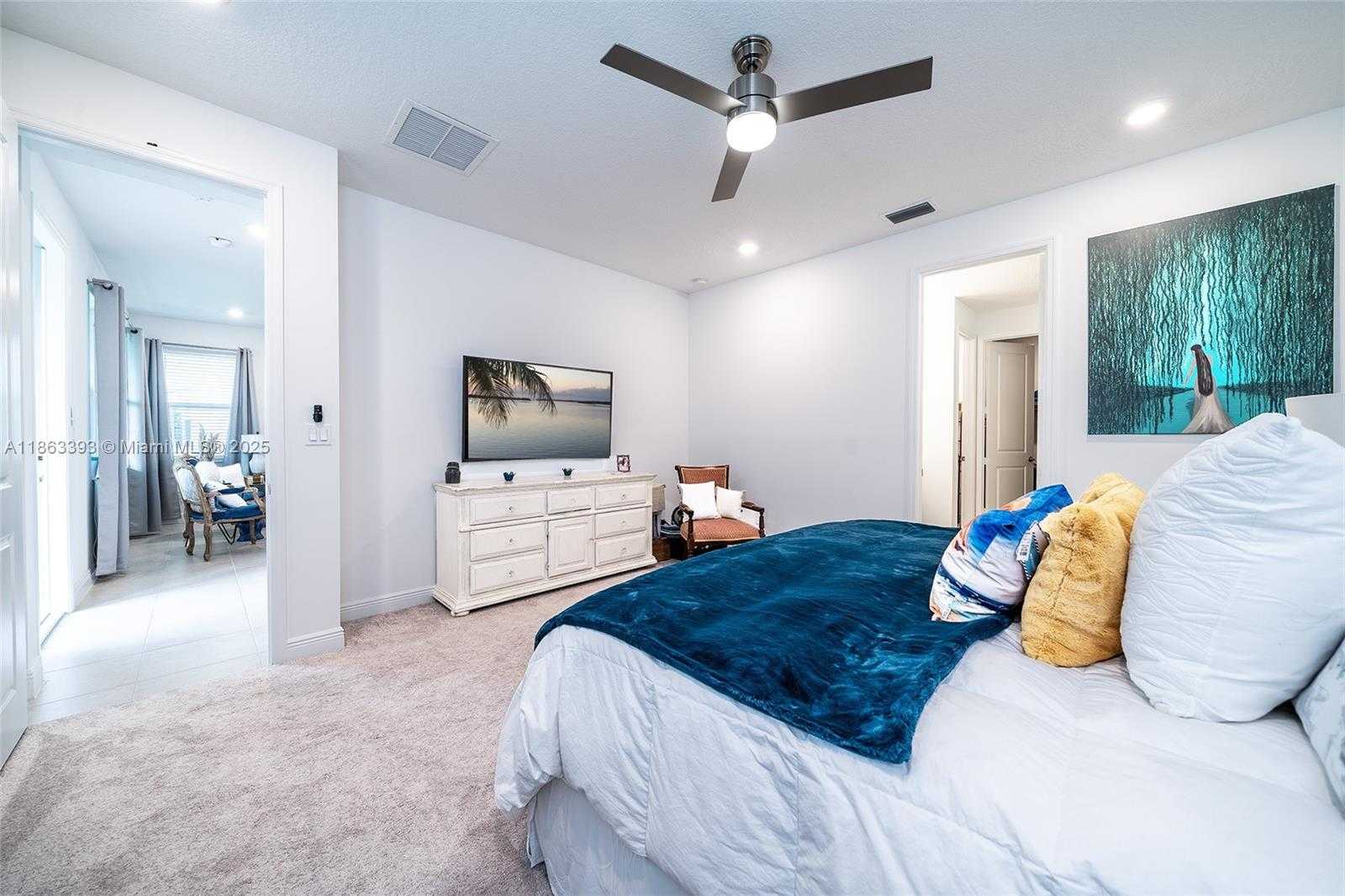 Small Image of 4230 ROSA DR, Deerfield Beach Number 24