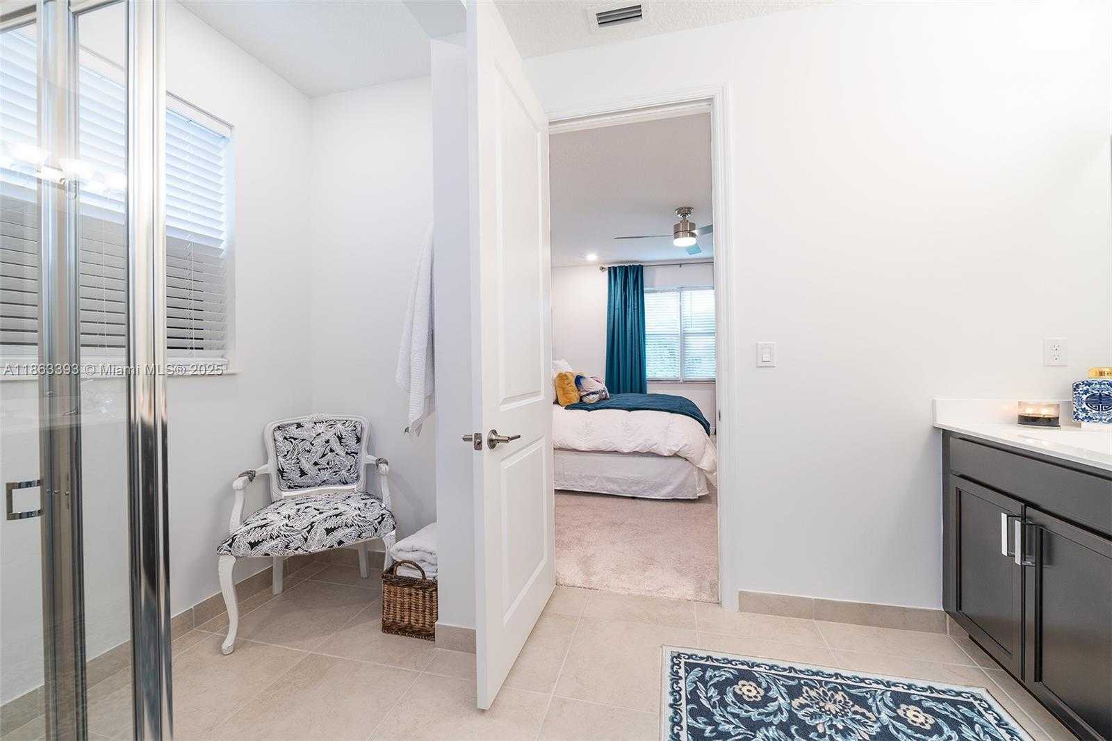 Small Image of 4230 ROSA DR, Deerfield Beach Number 29