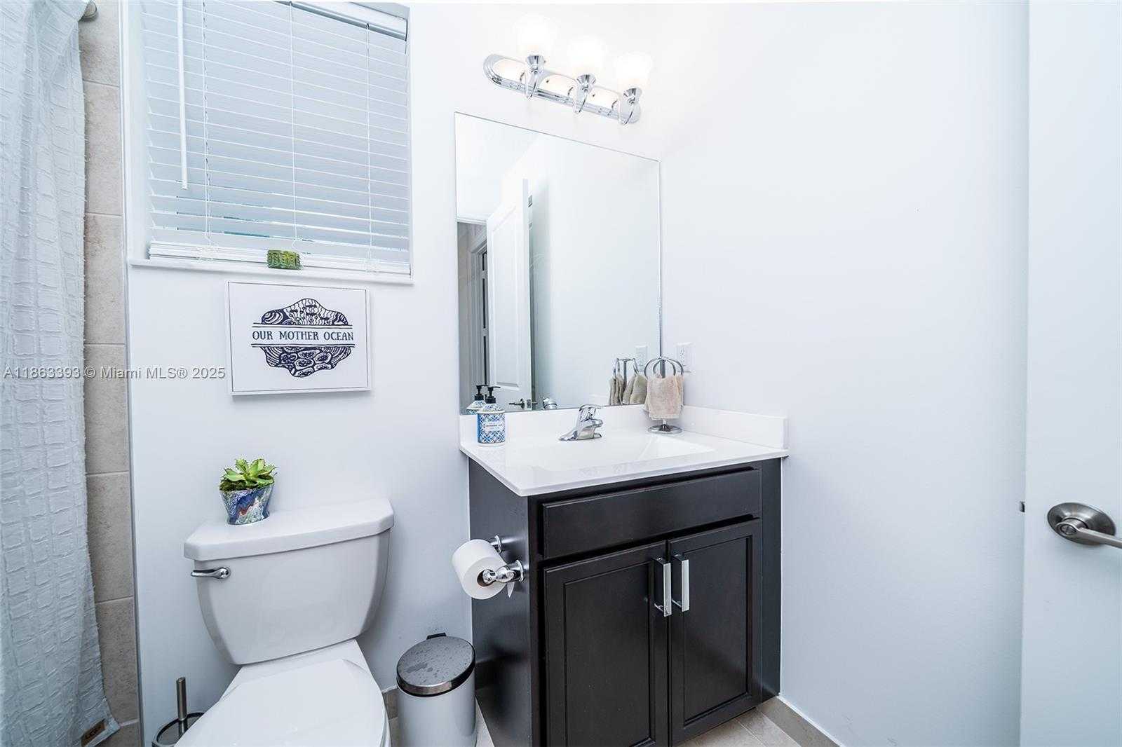 Small Image of 4230 ROSA DR, Deerfield Beach Number 35