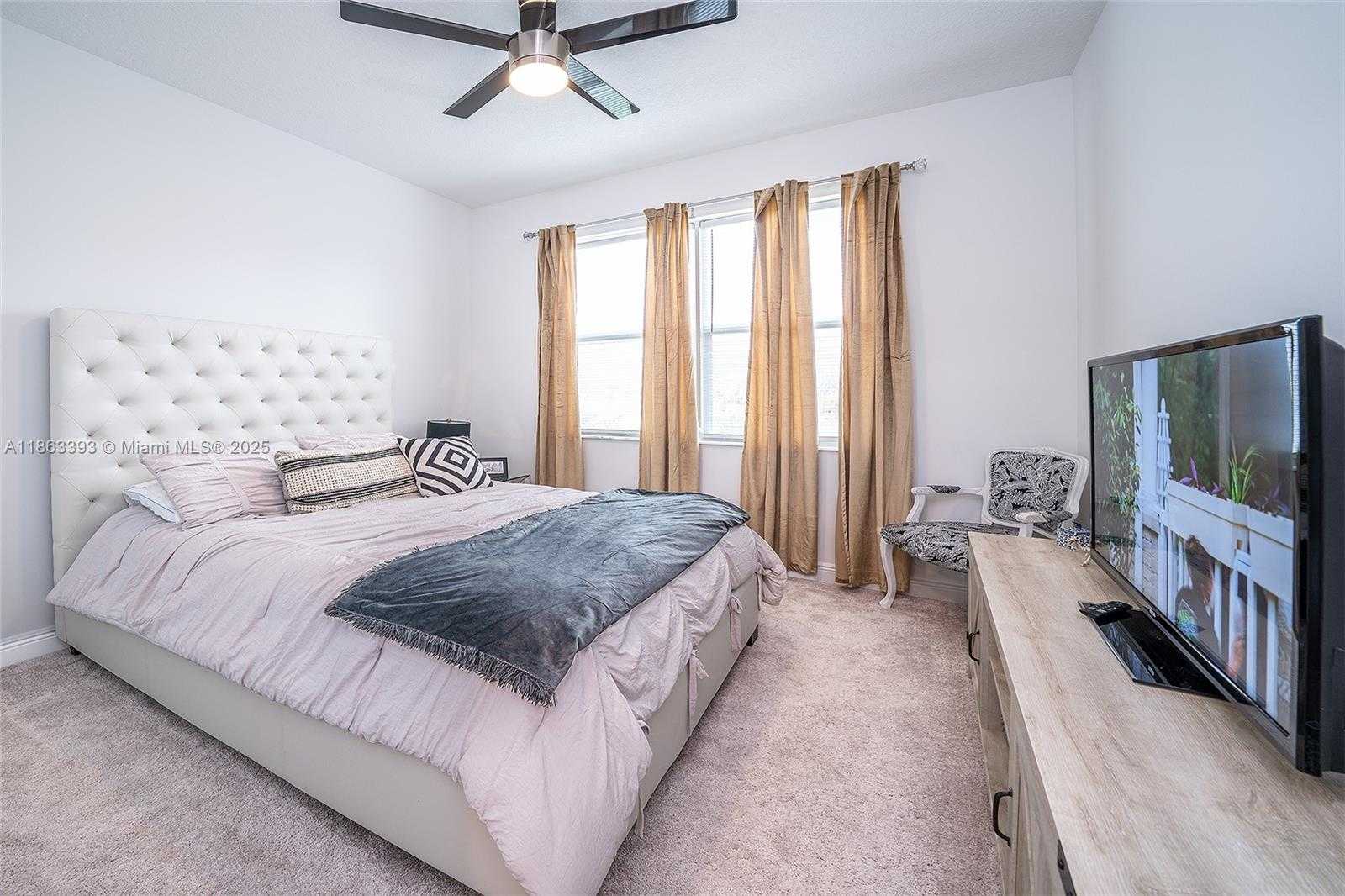 Small Image of 4230 ROSA DR, Deerfield Beach Number 38