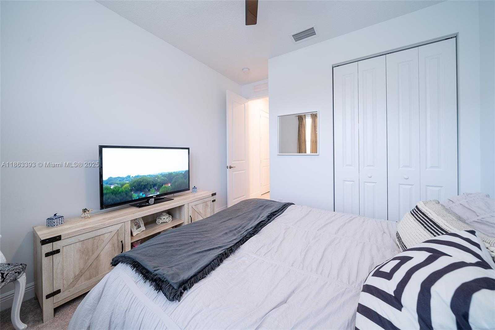 Small Image of 4230 ROSA DR, Deerfield Beach Number 39