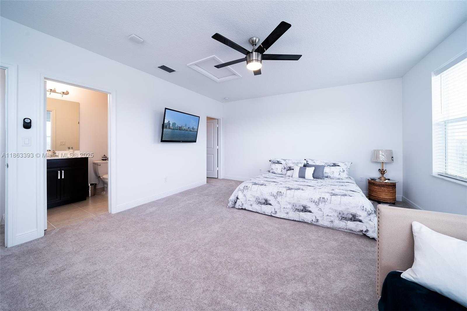 Small Image of 4230 ROSA DR, Deerfield Beach Number 43