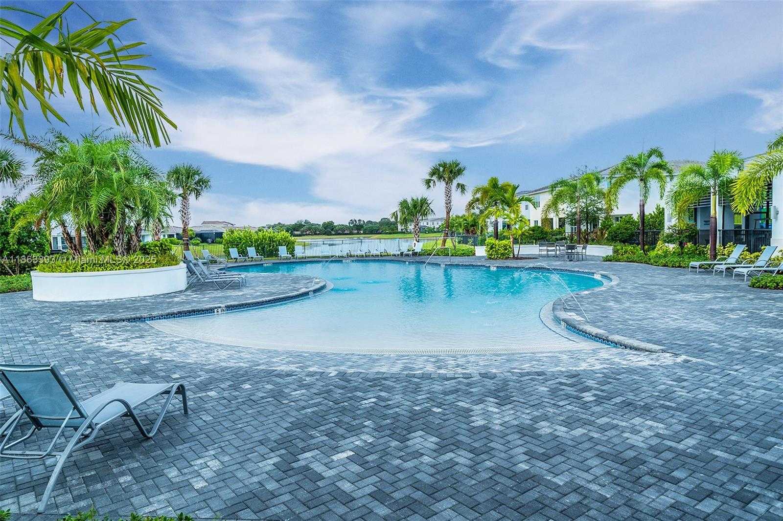Small Image of 4230 ROSA DR, Deerfield Beach Number 48