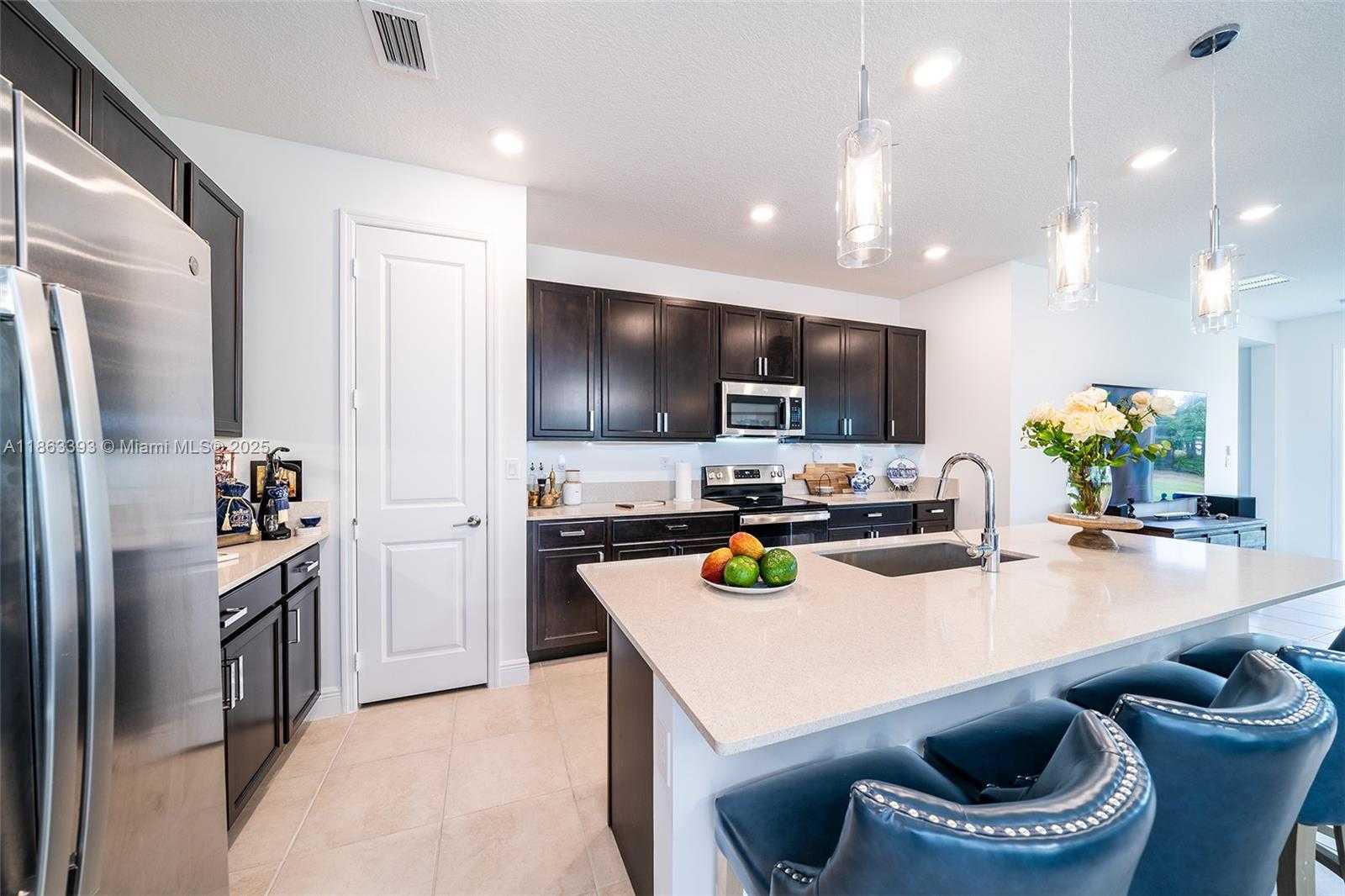 Small Image of 4230 ROSA DR, Deerfield Beach Number 8