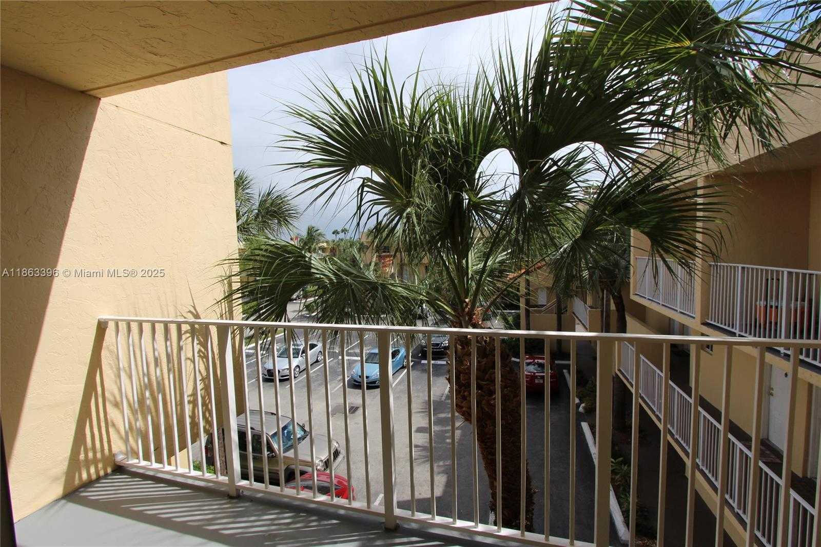 Small Image of 2750 WEST 76TH ST #210, Hialeah Number 10