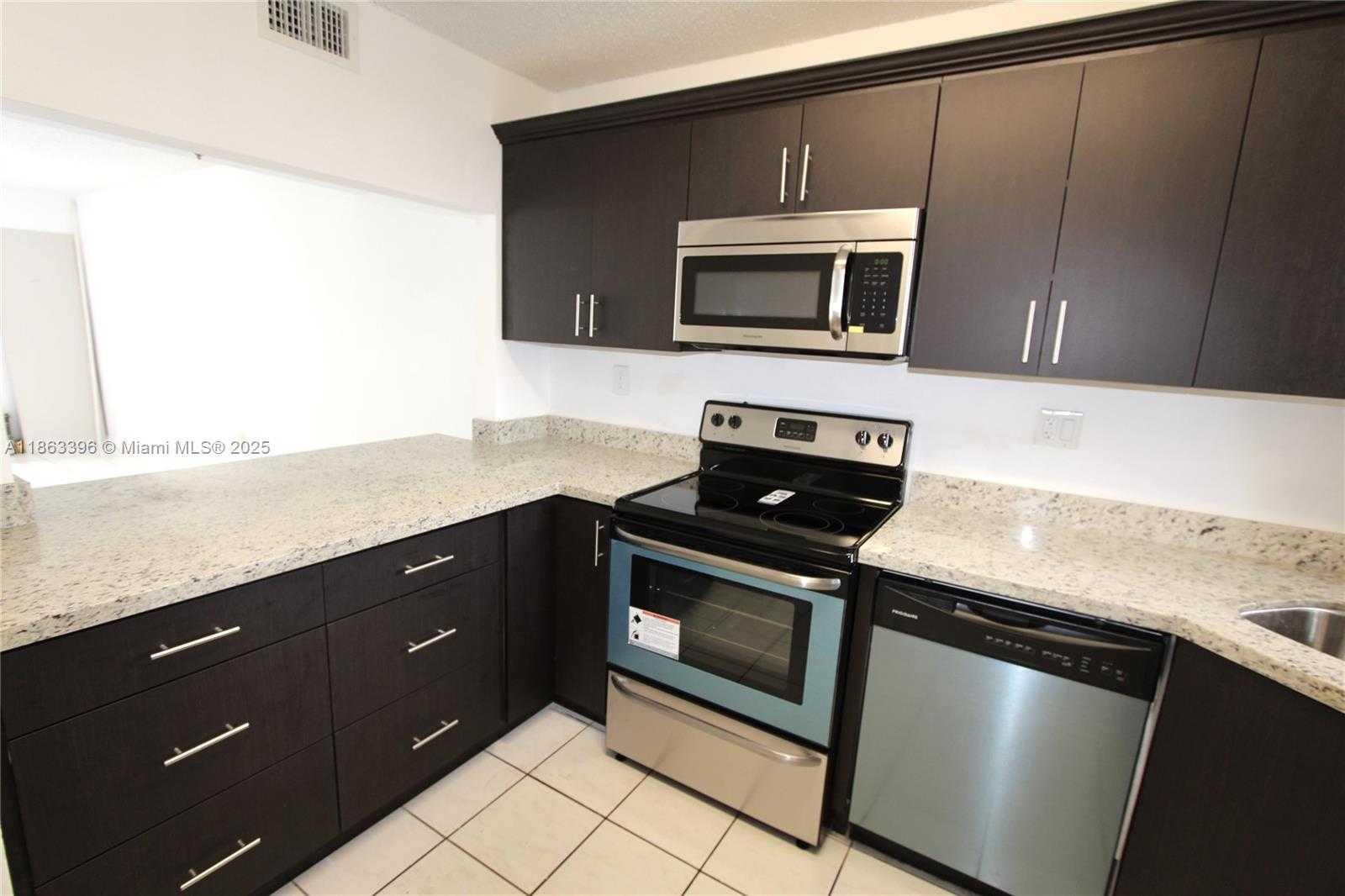 Small Image of 2750 WEST 76TH ST #210, Hialeah Number 15