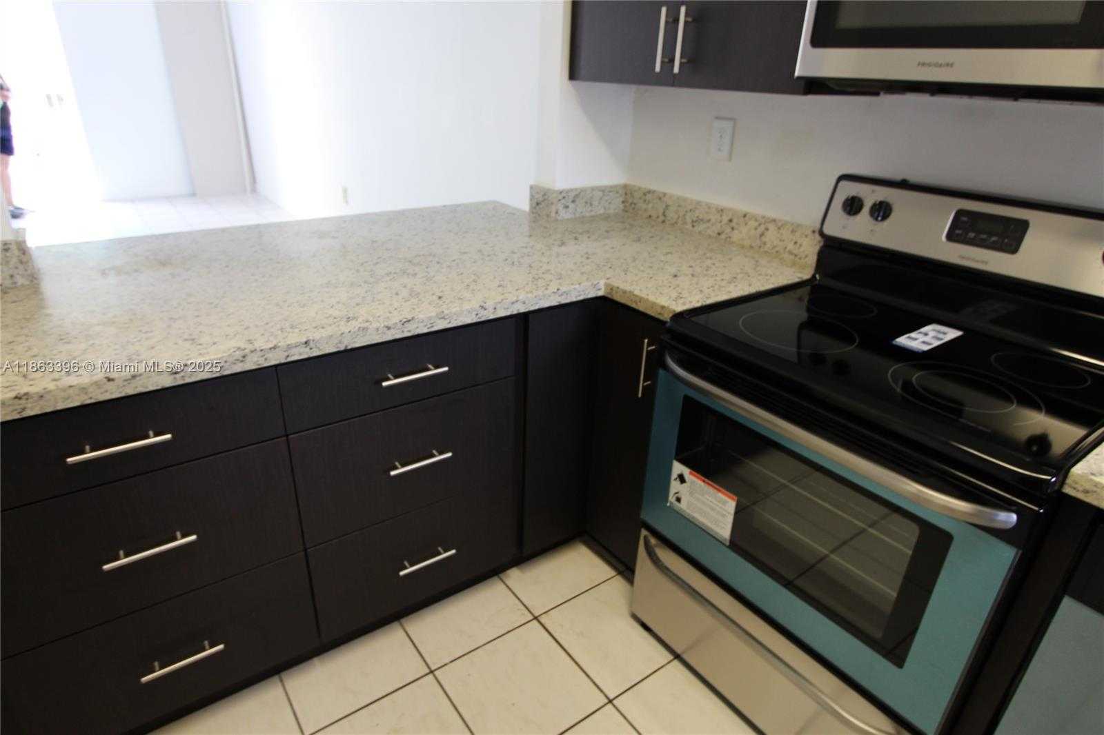 Small Image of 2750 WEST 76TH ST #210, Hialeah Number 18