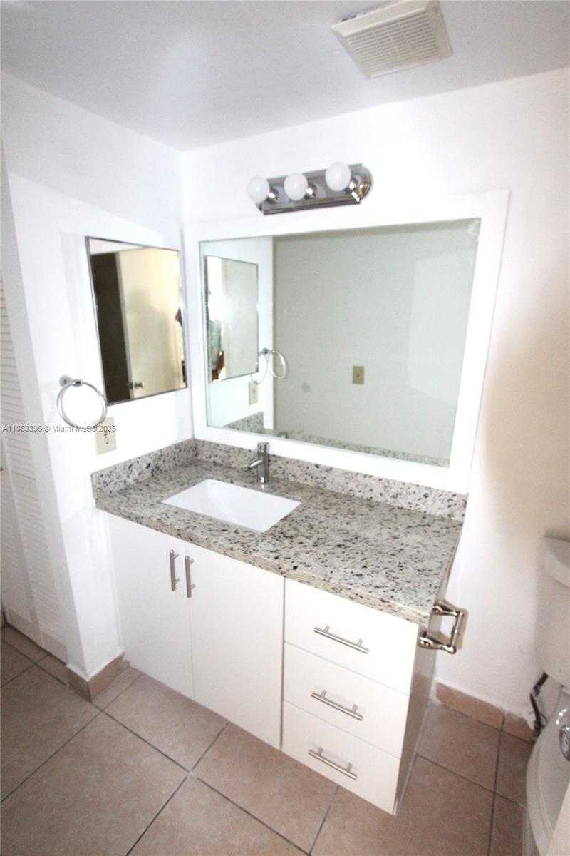 Small Image of 2750 WEST 76TH ST #210, Hialeah Number 24