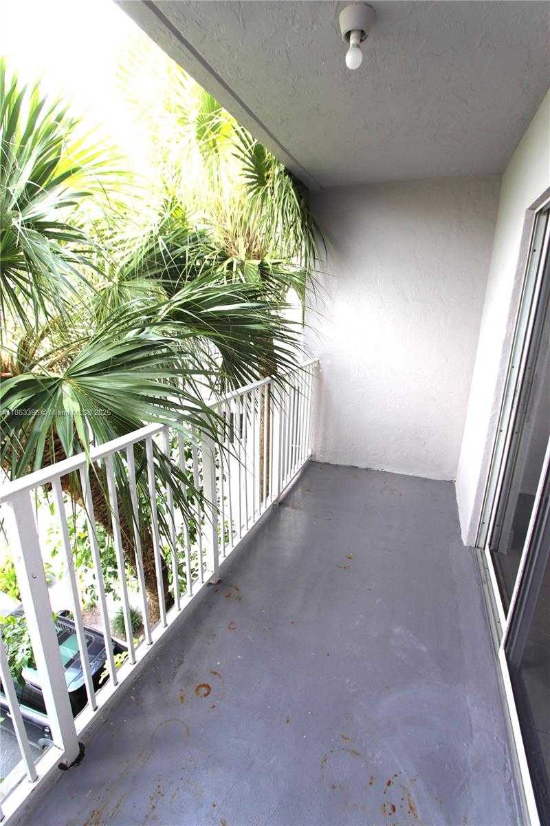 Small Image of 2750 WEST 76TH ST #210, Hialeah Number 8