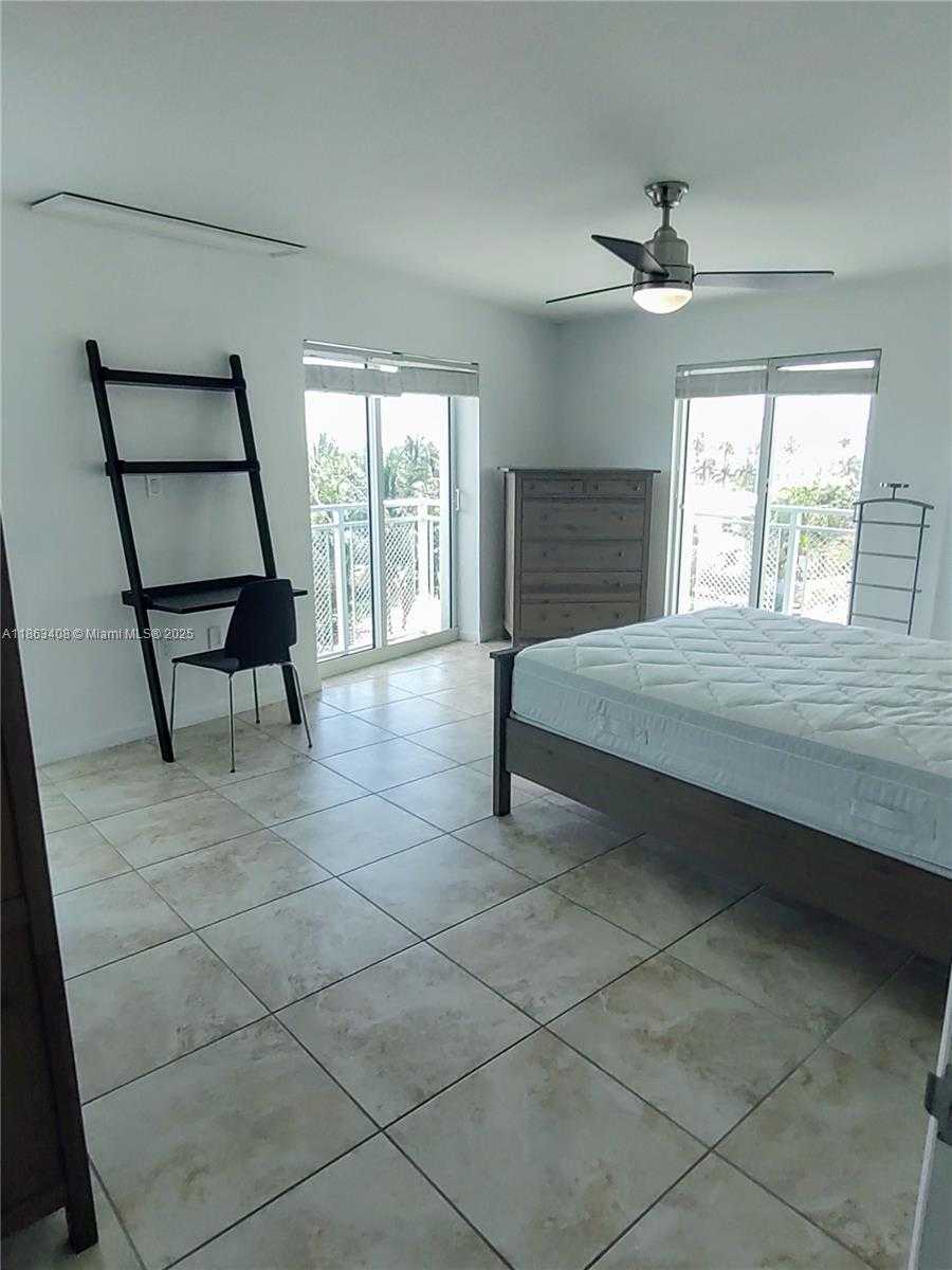 Small Image of 7600 COLLINS AVE #416, Miami Beach Number 12