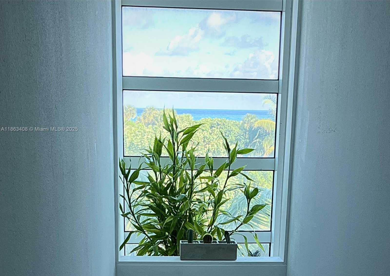Small Image of 7600 COLLINS AVE #416, Miami Beach Number 14