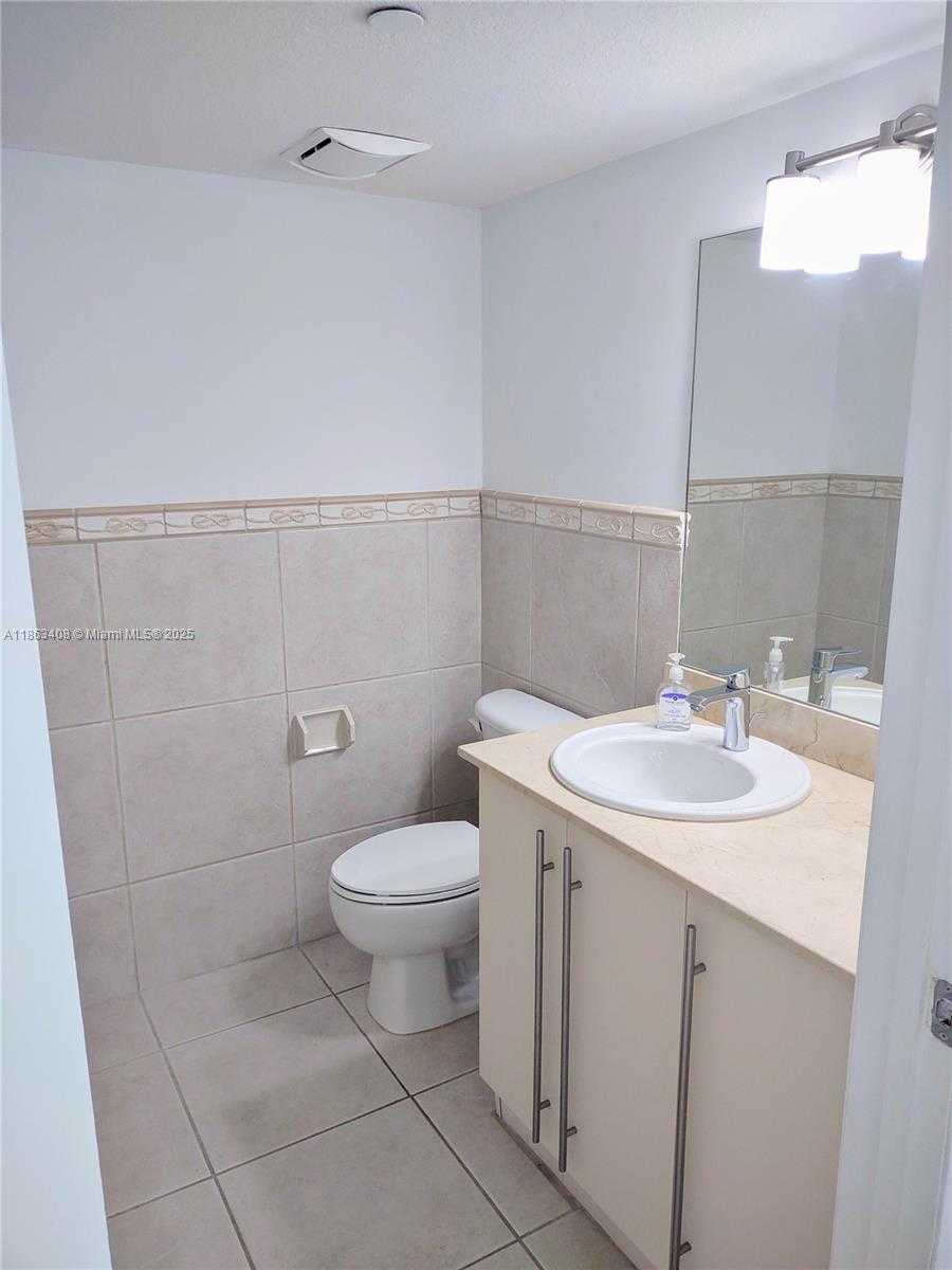 Small Image of 7600 COLLINS AVE #416, Miami Beach Number 15