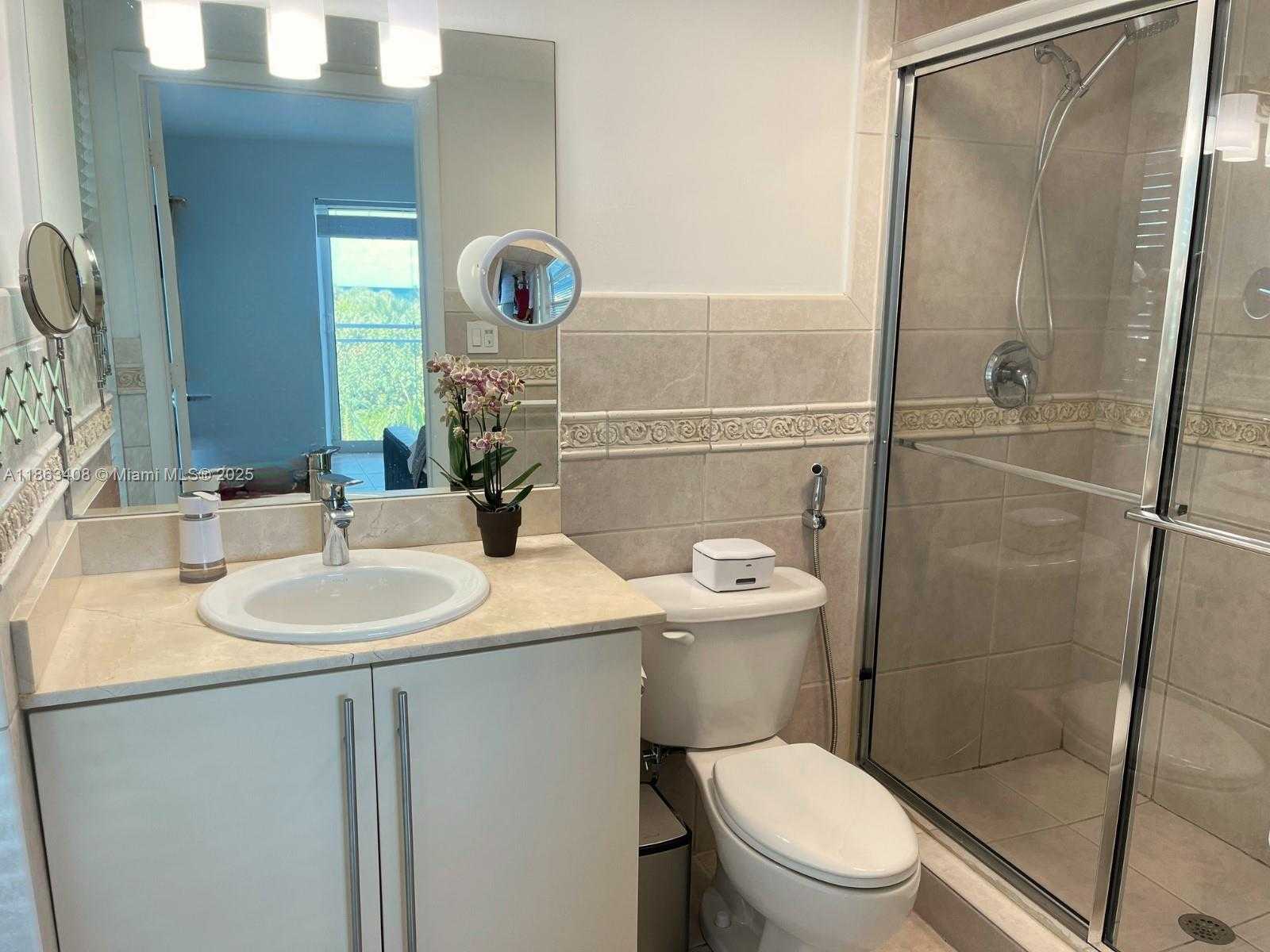 Small Image of 7600 COLLINS AVE #416, Miami Beach Number 16