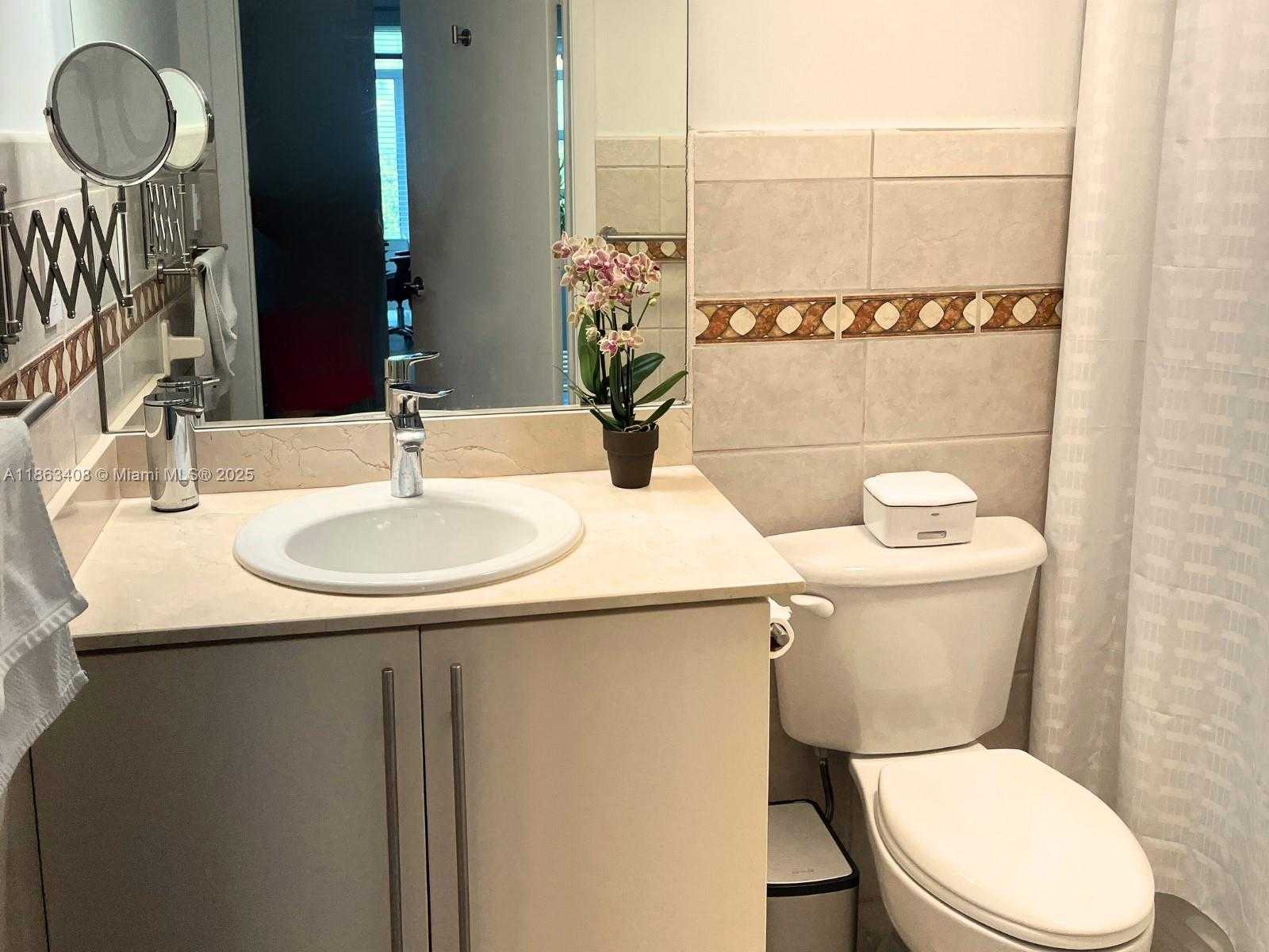Small Image of 7600 COLLINS AVE #416, Miami Beach Number 17