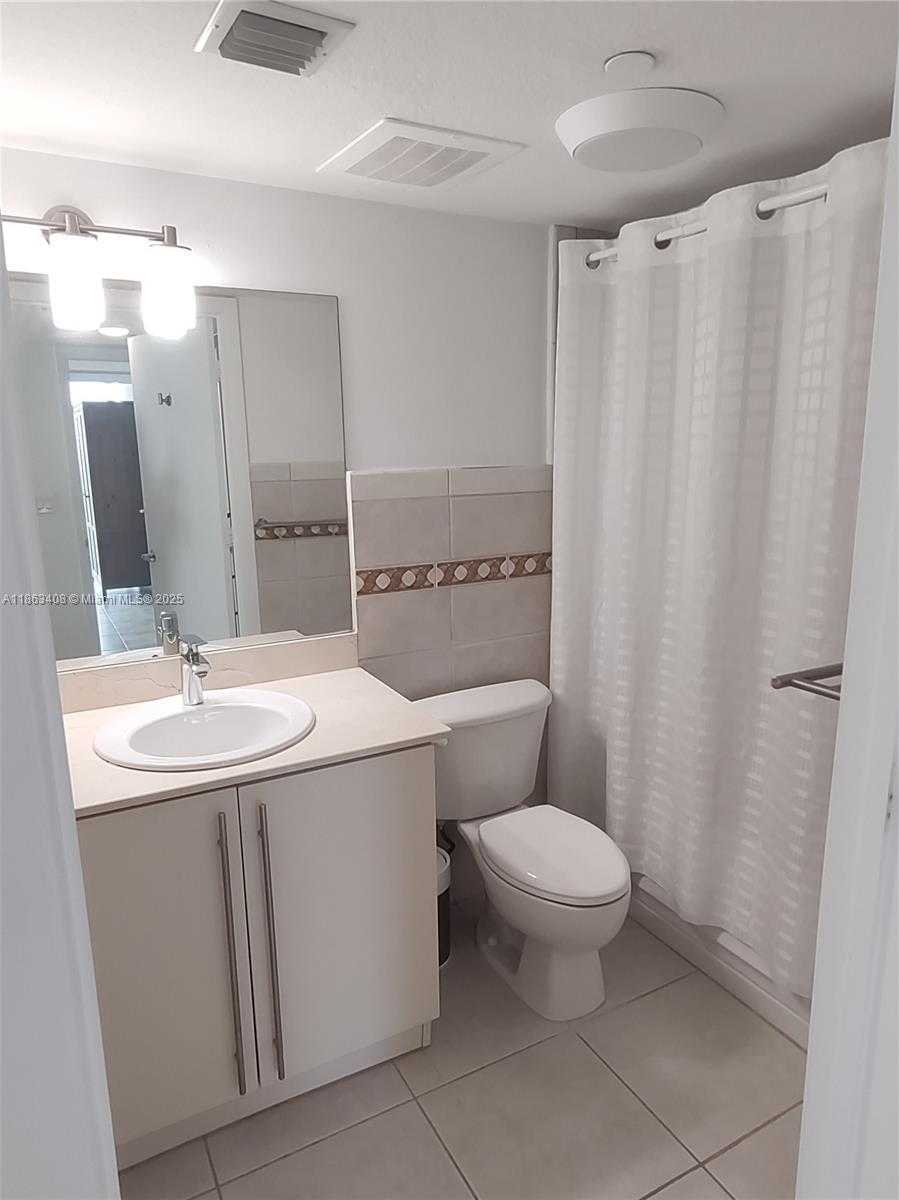 Small Image of 7600 COLLINS AVE #416, Miami Beach Number 26