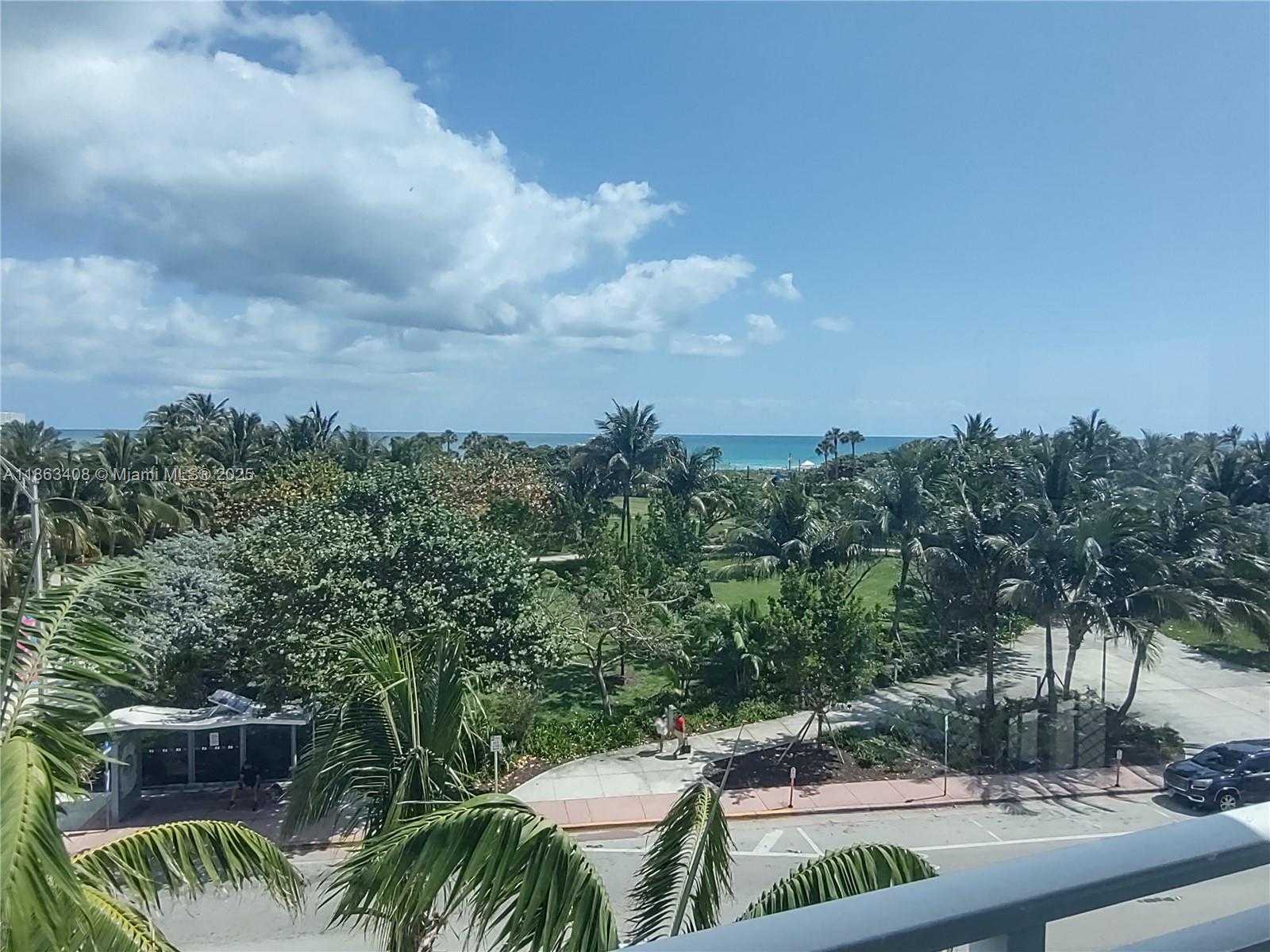 Small Image of 7600 COLLINS AVE #416, Miami Beach Number 27