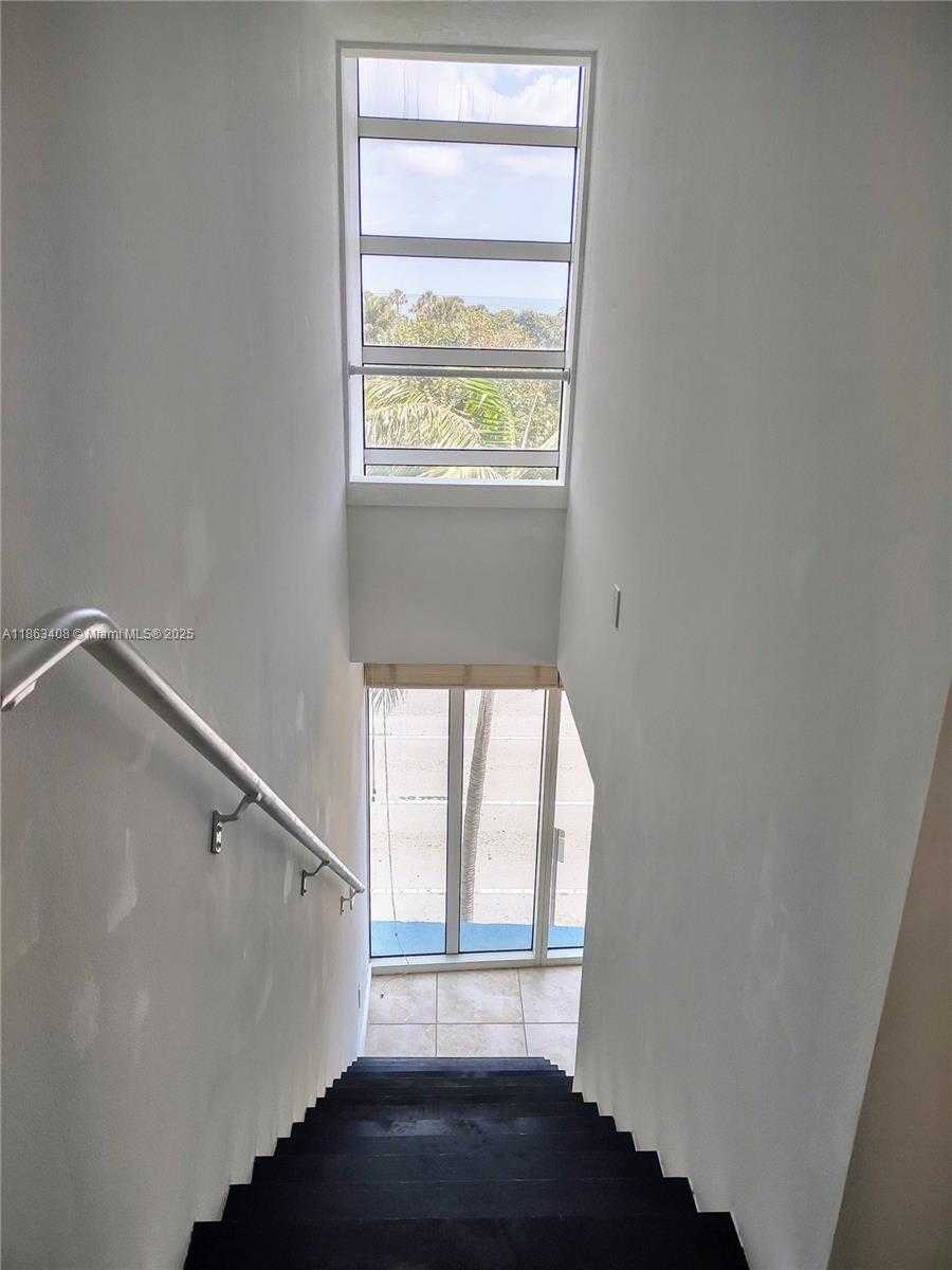 Small Image of 7600 COLLINS AVE #416, Miami Beach Number 29