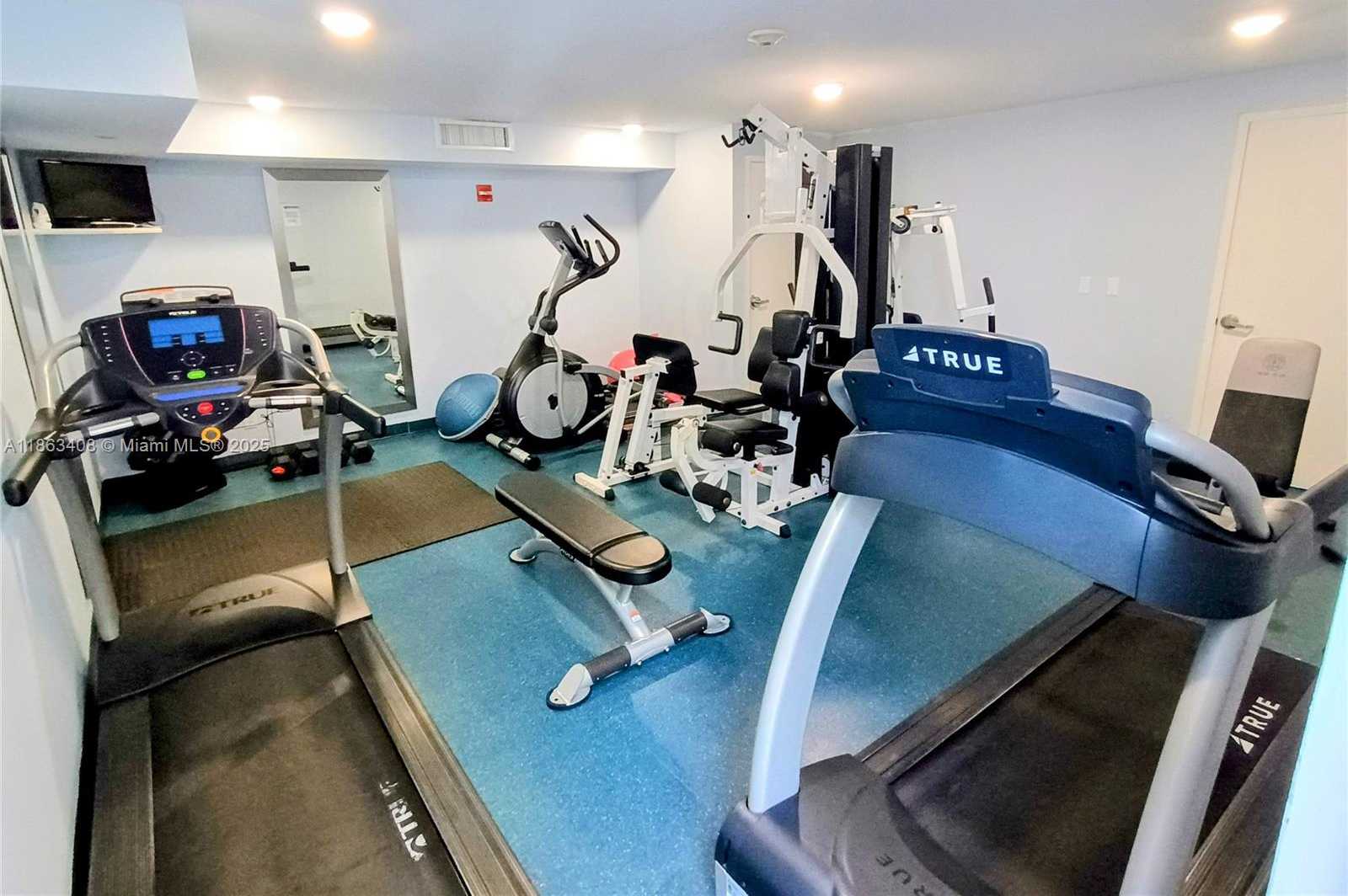 Small Image of 7600 COLLINS AVE #416, Miami Beach Number 39
