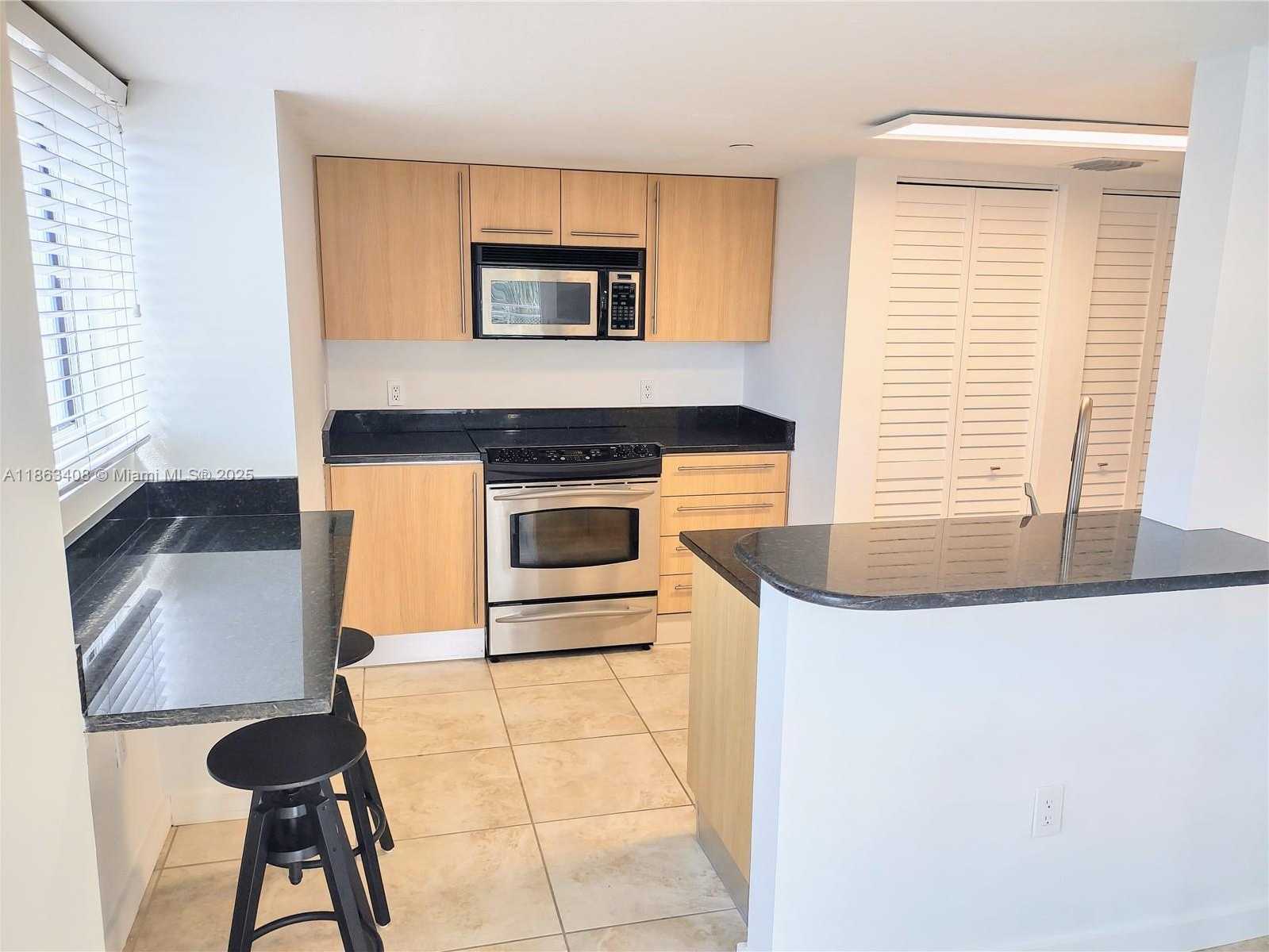 Small Image of 7600 COLLINS AVE #416, Miami Beach Number 8
