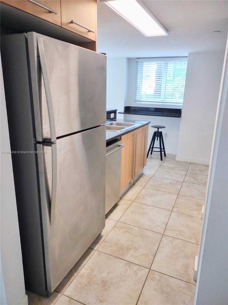 Small Image of 7600 COLLINS AVE #416, Miami Beach Number 9