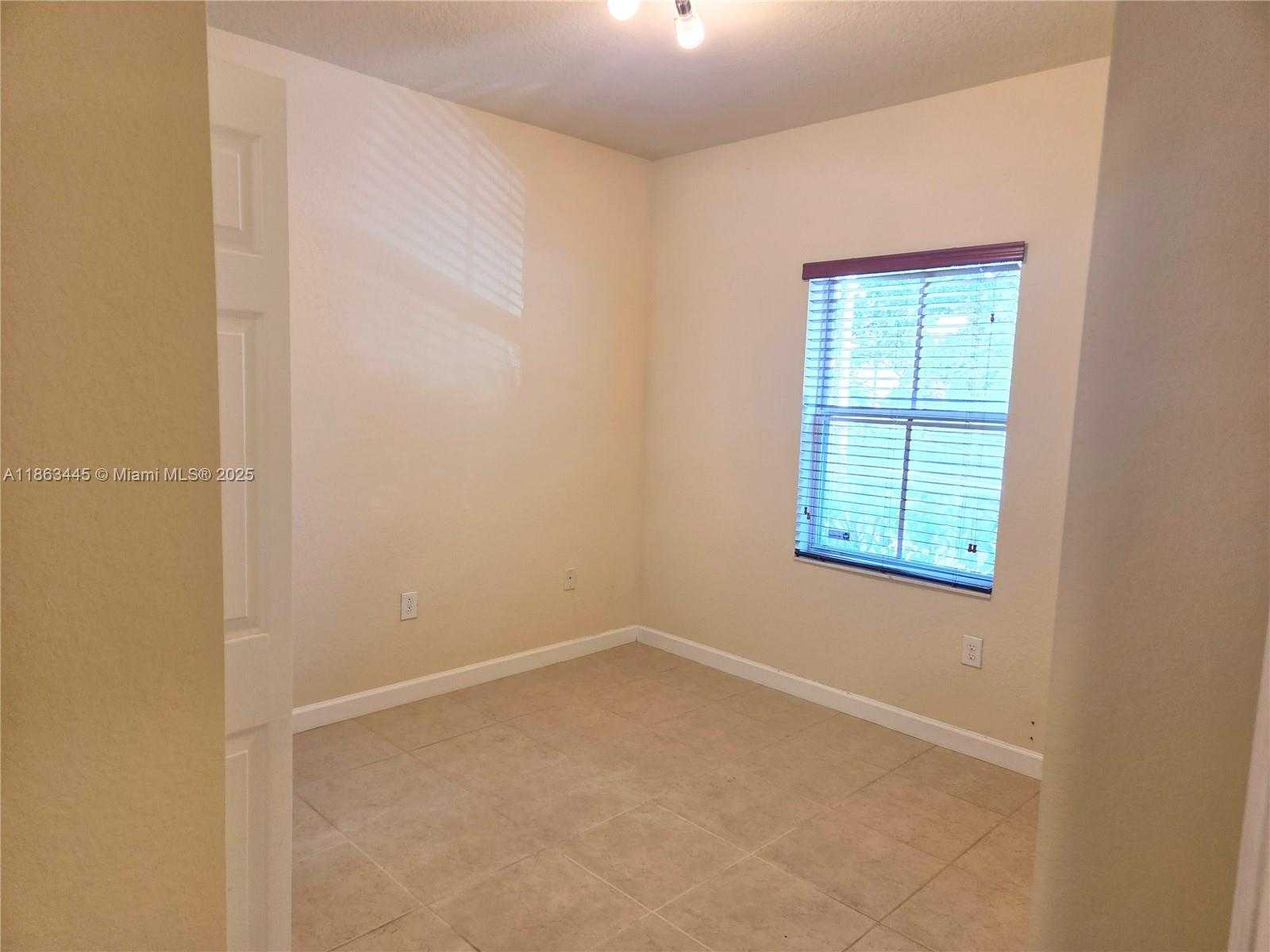 Small Image of 2274 NORTH EAST 3RD CT, Homestead Number 14