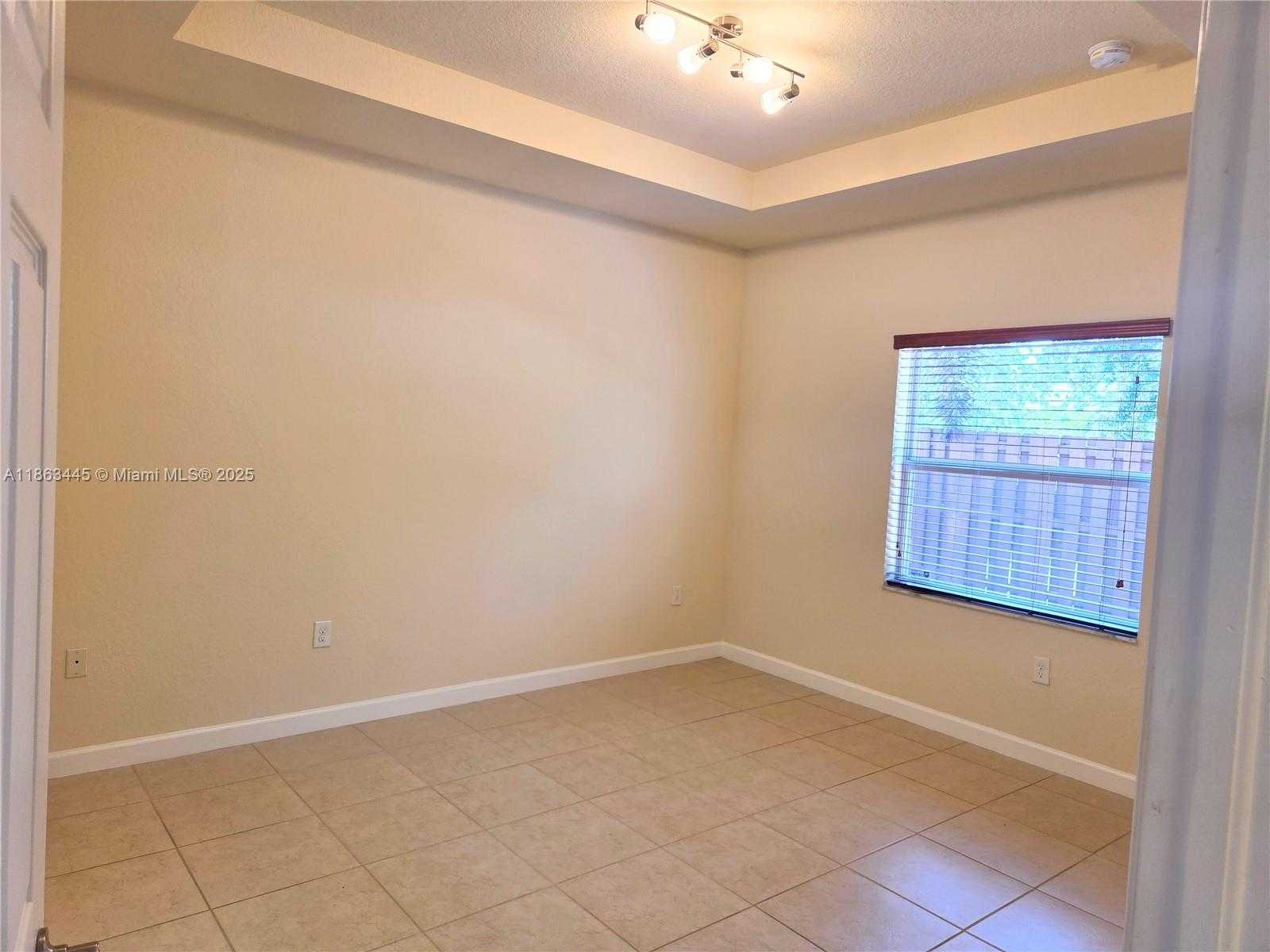 Small Image of 2274 NORTH EAST 3RD CT, Homestead Number 16