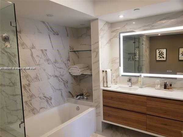 Small Image of 6365 COLLINS AVE #1402, Miami Beach Number 10